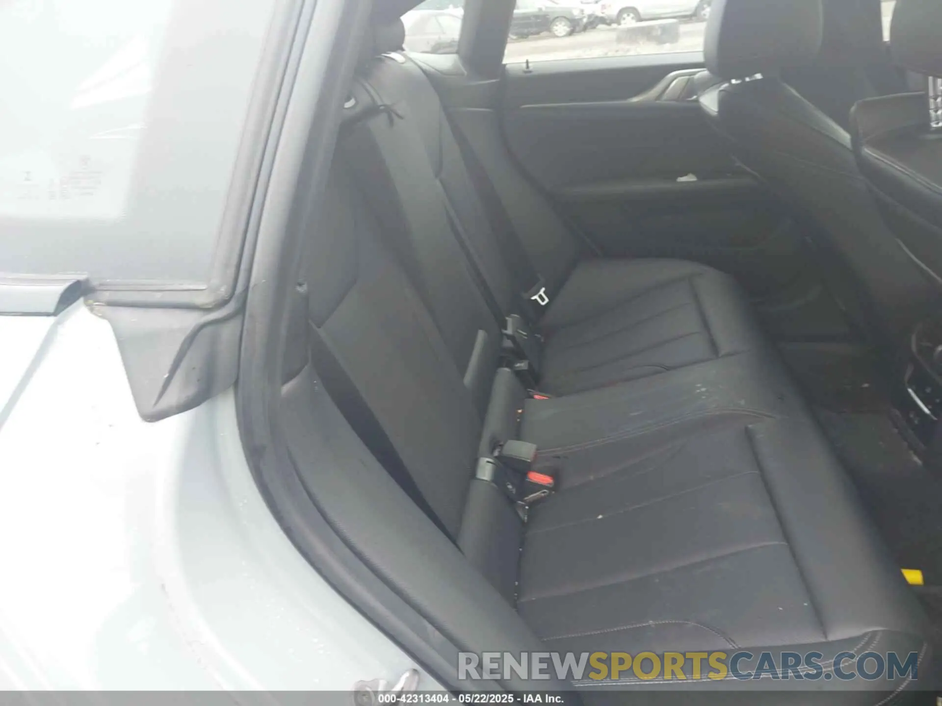 8 fotografías del automóvil dañado WBY73AW00NFN14842 BMW I4 2022