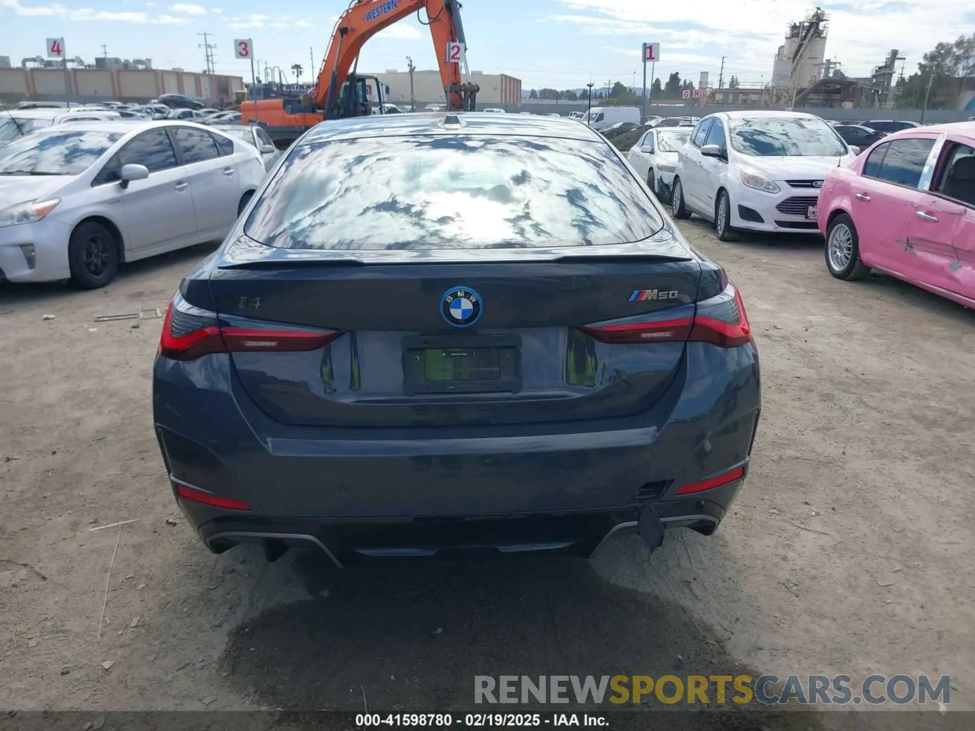 16 fotografías del automóvil dañado WBY33AW01PFR39908 BMW I4 2023
