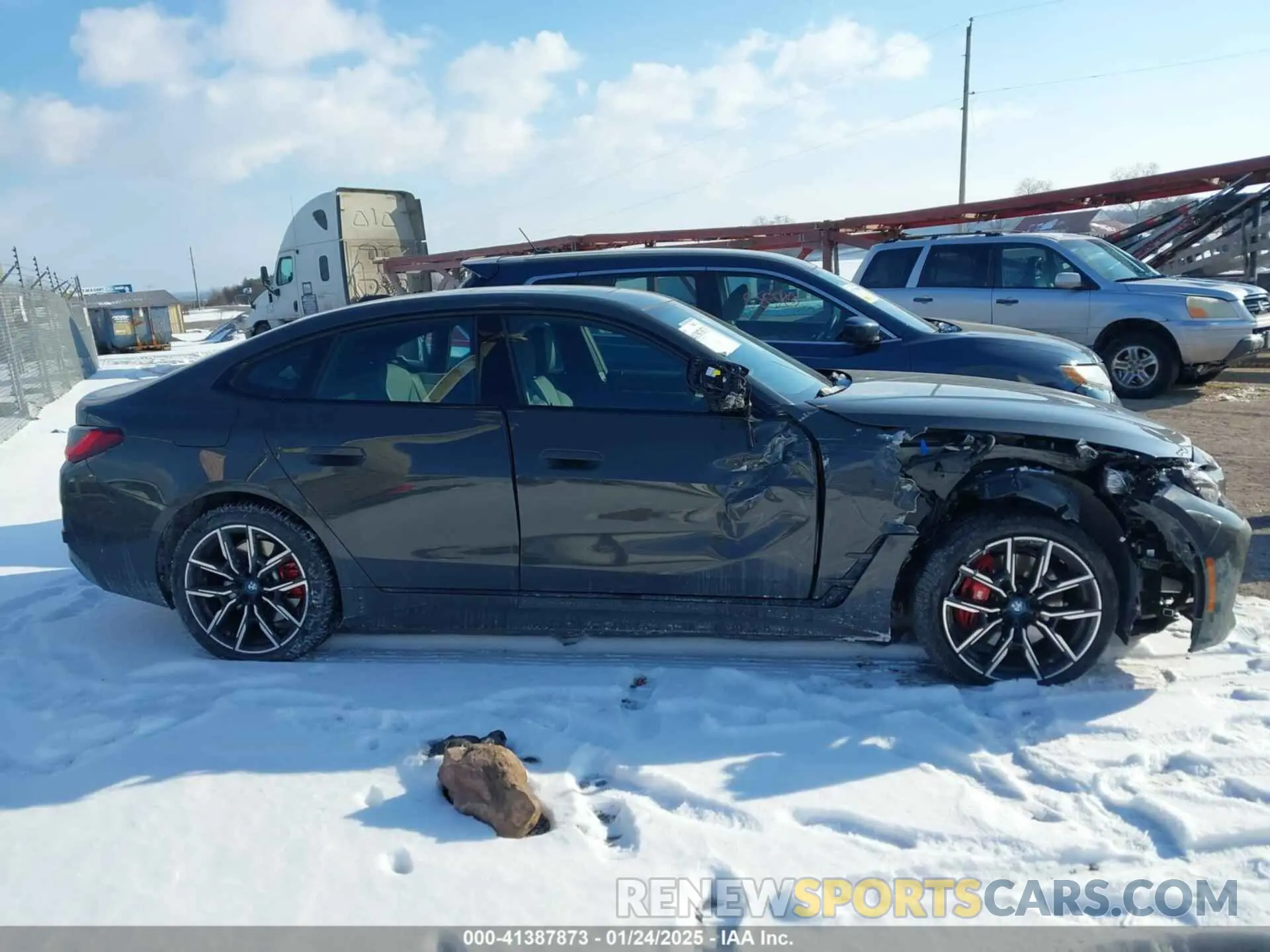 13 fotografías del automóvil dañado WBY33AW03PFN81310 BMW I4 2023