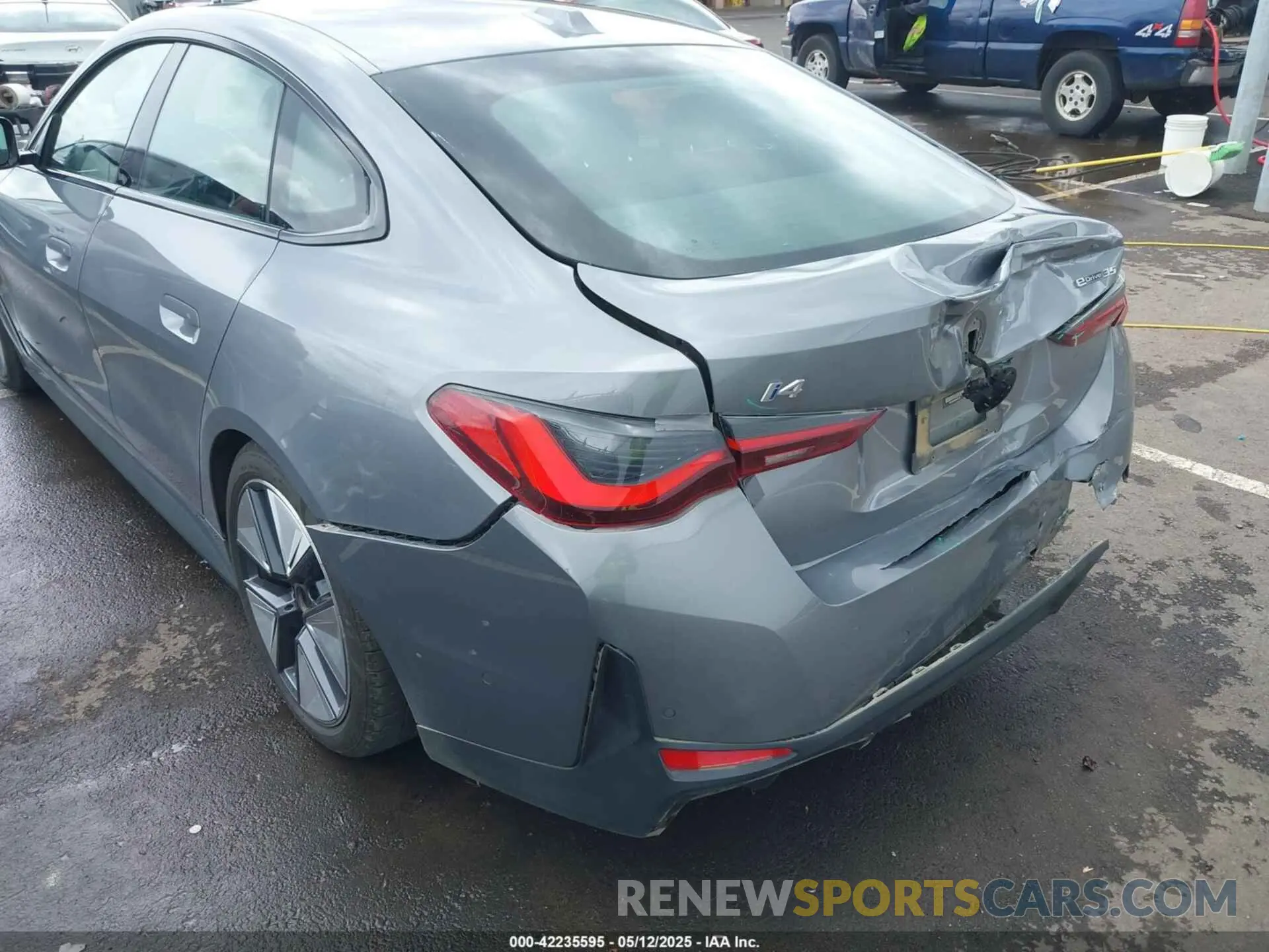 19 fotografías del automóvil dañado WBY43AW04PFP57379 BMW I4 2023