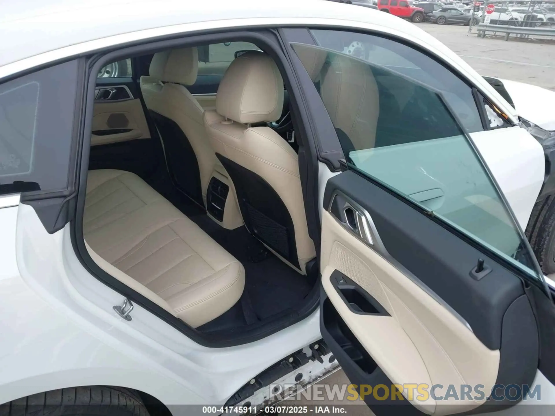 8 fotografías del automóvil dañado WBY43AW04PFP70309 BMW I4 2023
