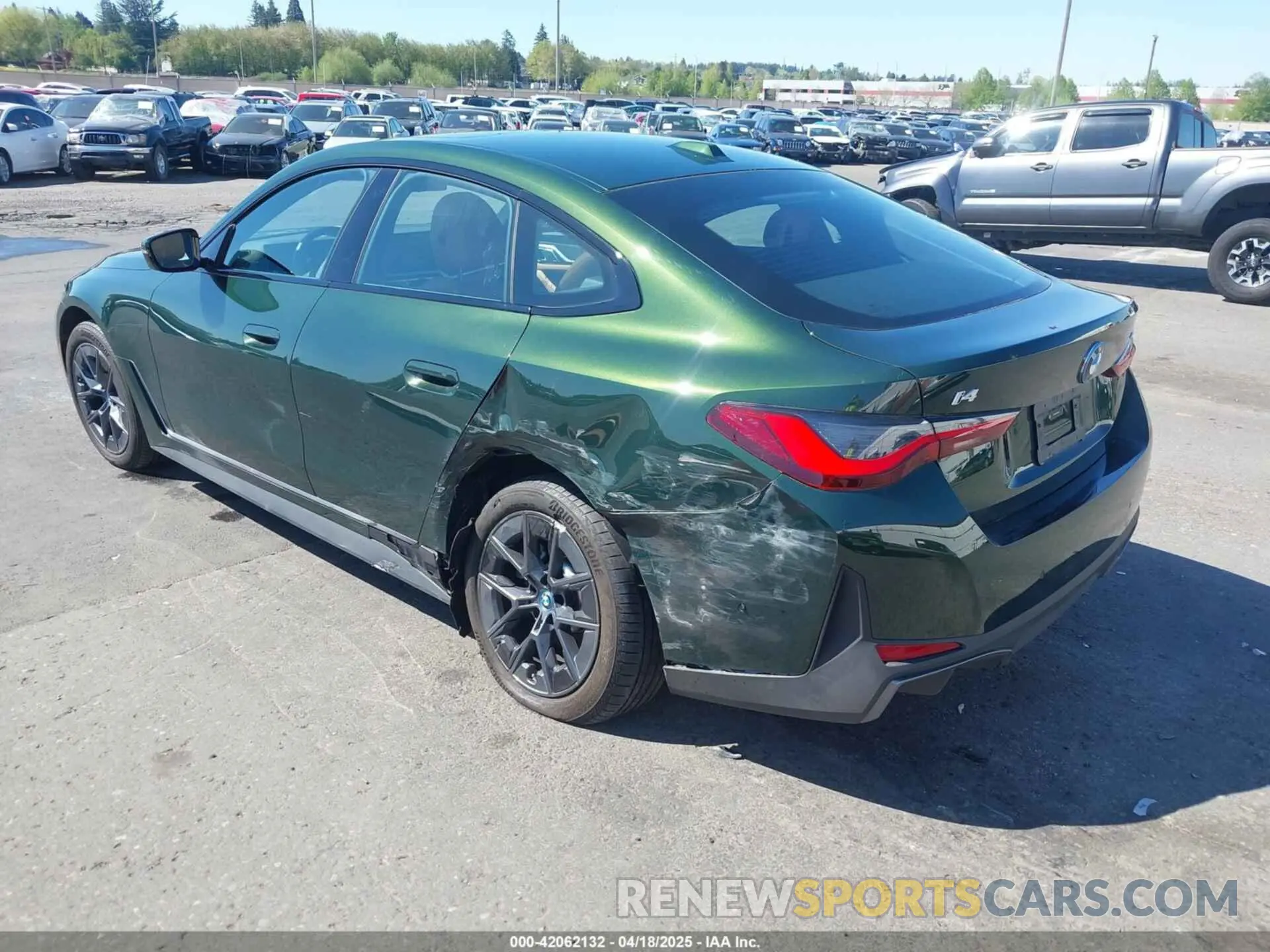3 fotografías del automóvil dañado WBY43AW04PFR33718 BMW I4 2023