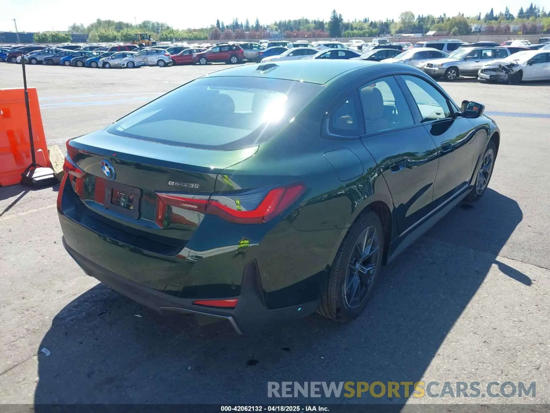 4 fotografías del automóvil dañado WBY43AW04PFR33718 BMW I4 2023