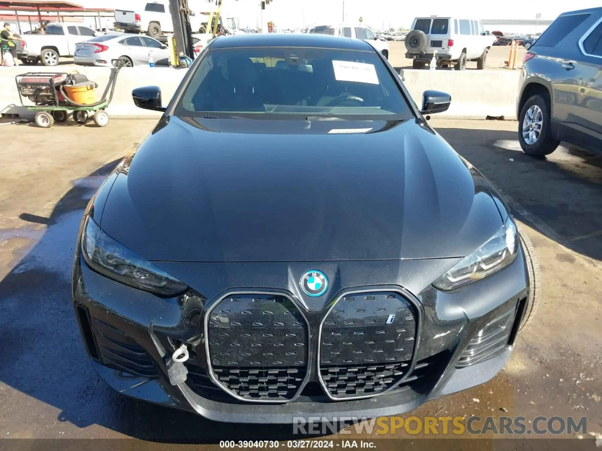 12 fotografías del automóvil dañado WBY73AW01PFP04765 BMW I4 2023