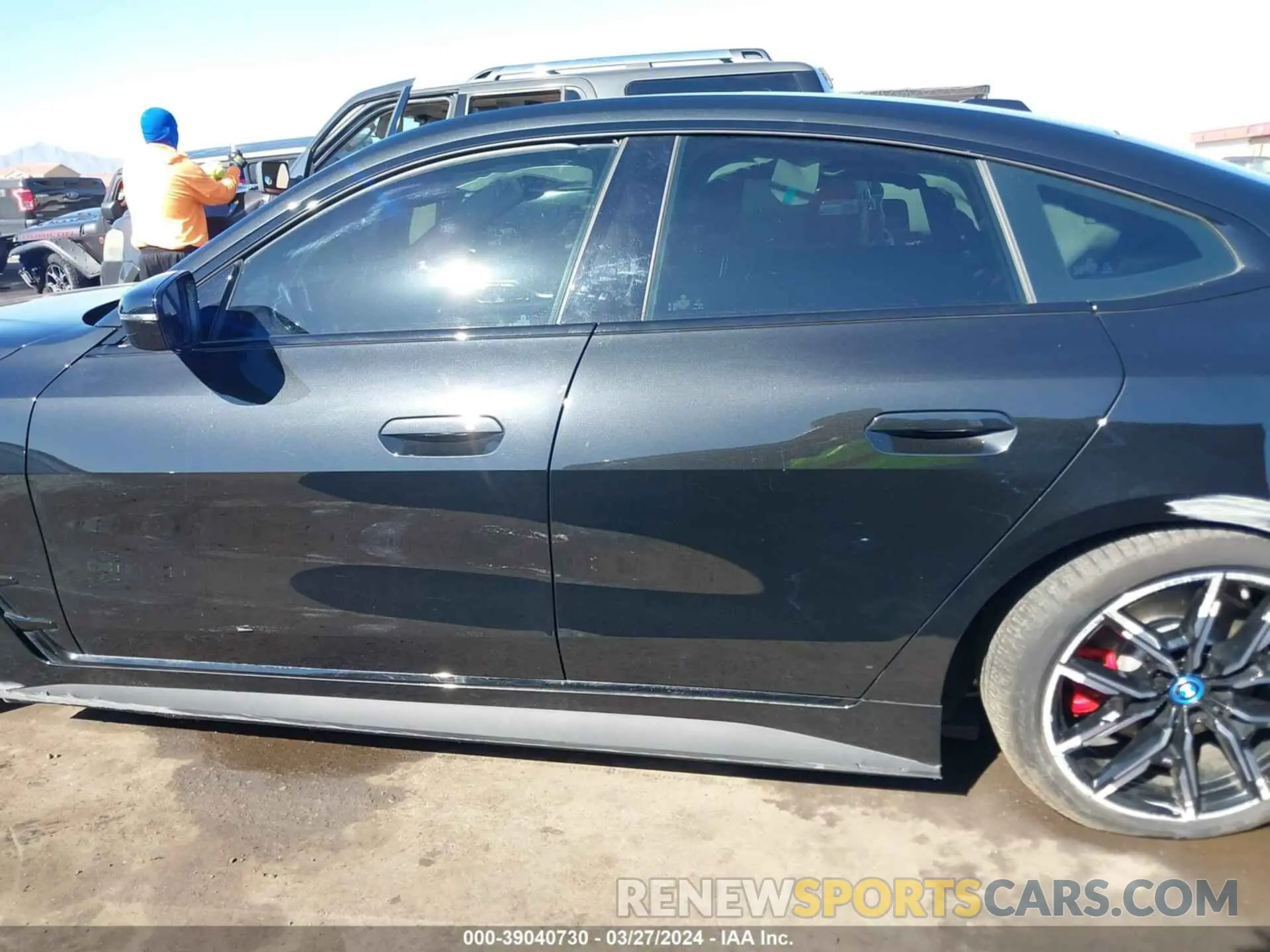 14 fotografías del automóvil dañado WBY73AW01PFP04765 BMW I4 2023