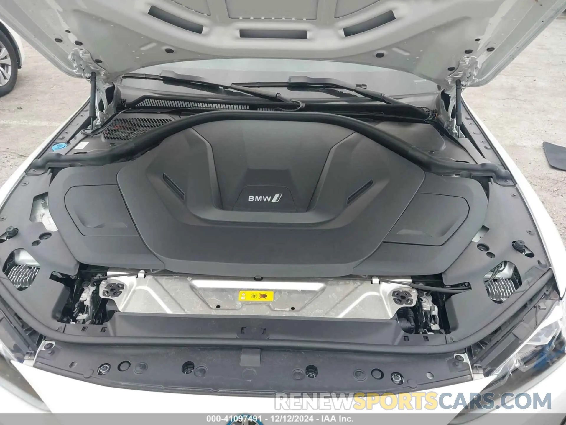 10 fotografías del automóvil dañado WBY73AW02PFP24894 BMW I4 2023