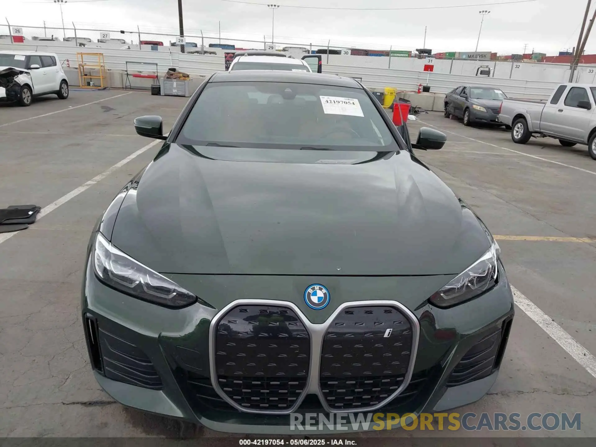 12 fotografías del automóvil dañado WBY73AW05PFP88444 BMW I4 2023