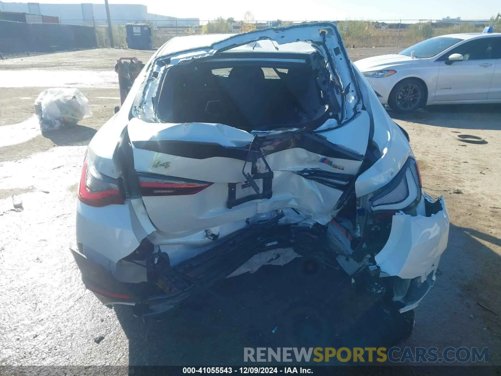 15 fotografías del automóvil dañado WBY33AW01RFS77623 BMW I4 2024