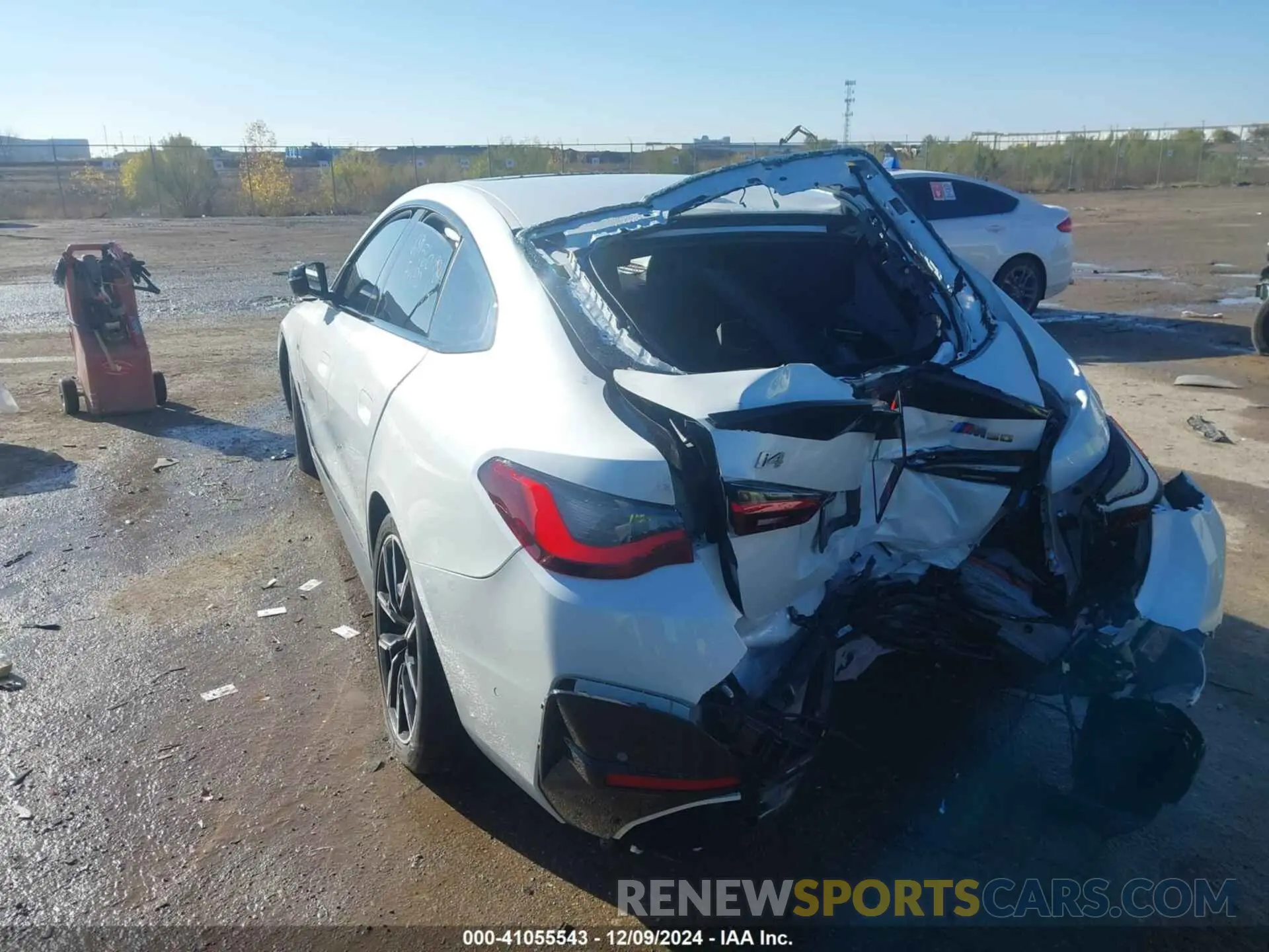 3 fotografías del automóvil dañado WBY33AW01RFS77623 BMW I4 2024