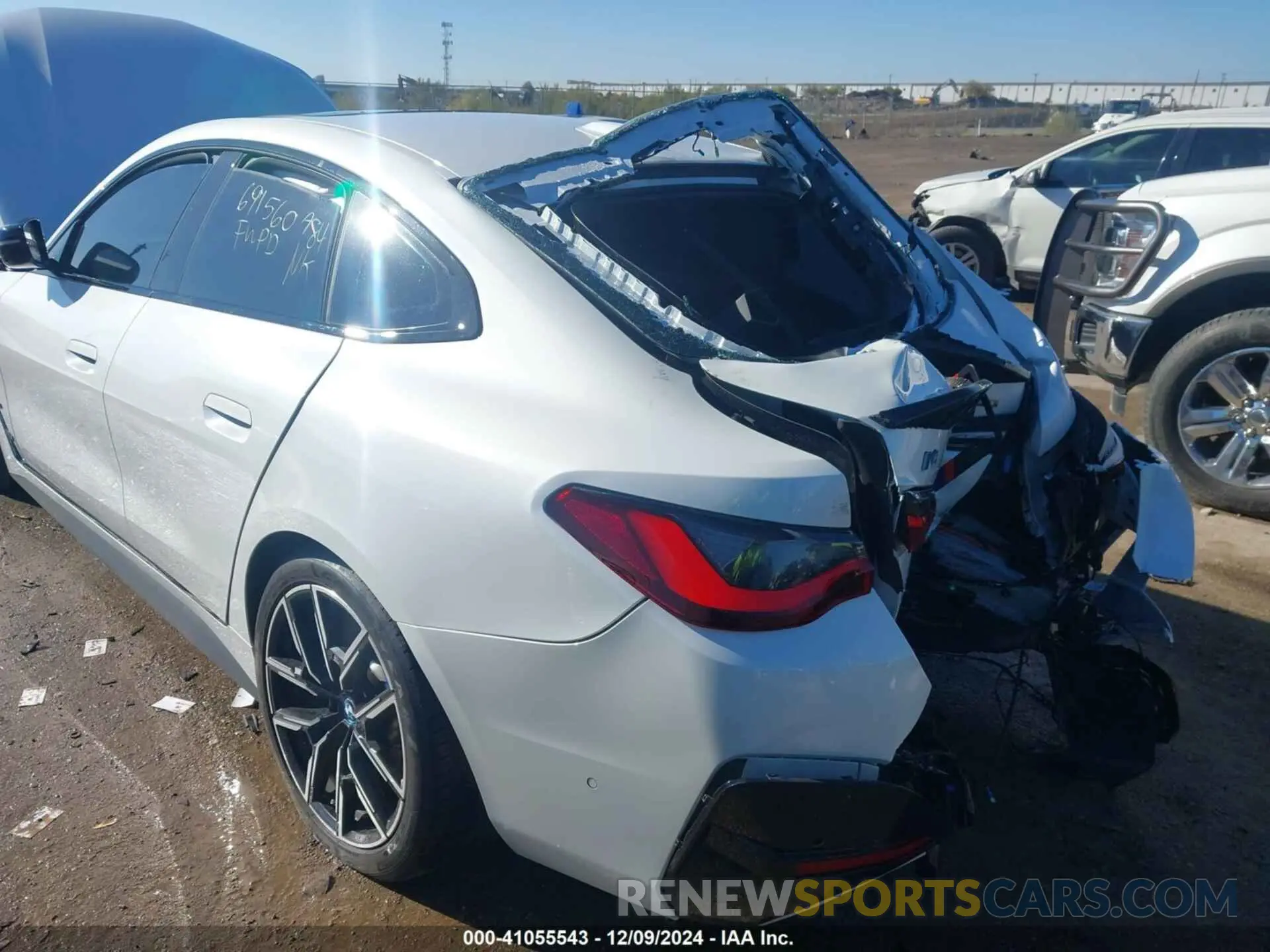 6 fotografías del automóvil dañado WBY33AW01RFS77623 BMW I4 2024