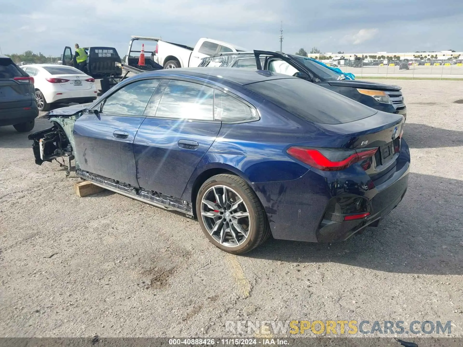 3 fotografías del automóvil dañado WBY33AW03RFR93715 BMW I4 2024