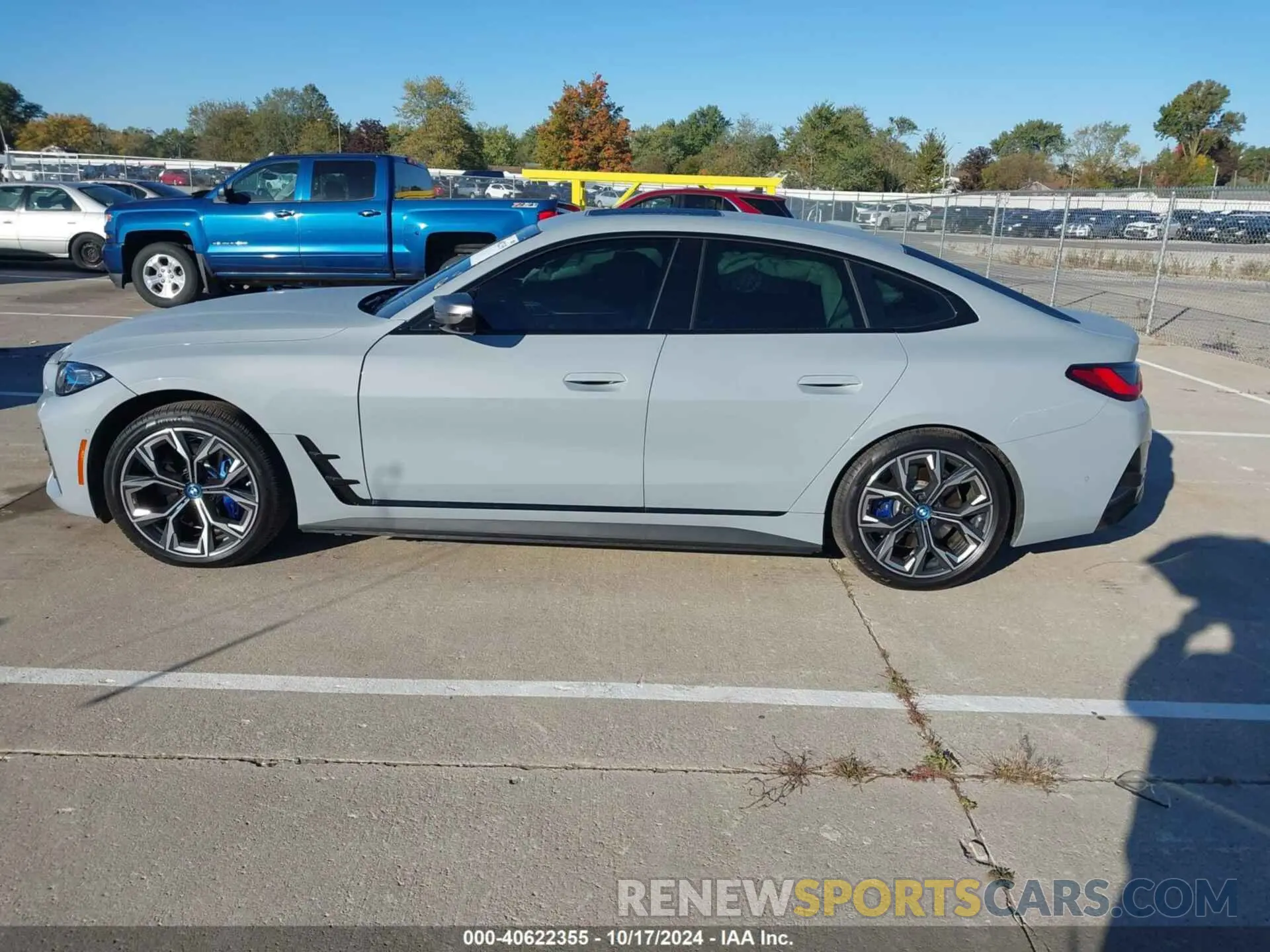15 fotografías del automóvil dañado WBY33AW09RFR96814 BMW I4 2024