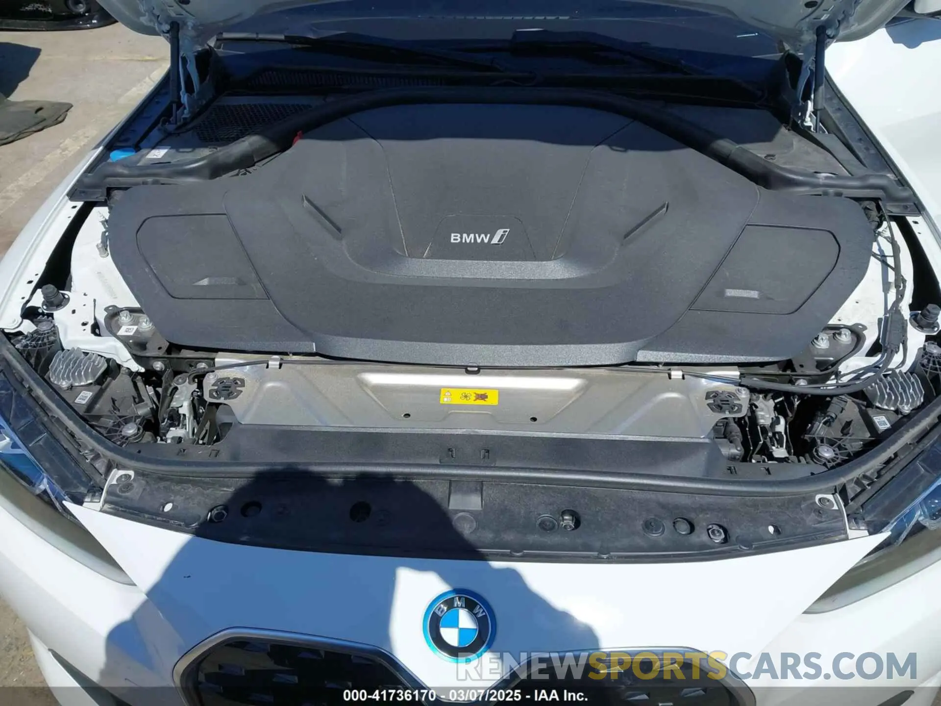 10 fotografías del automóvil dañado WBY43AW00RFS68805 BMW I4 2024