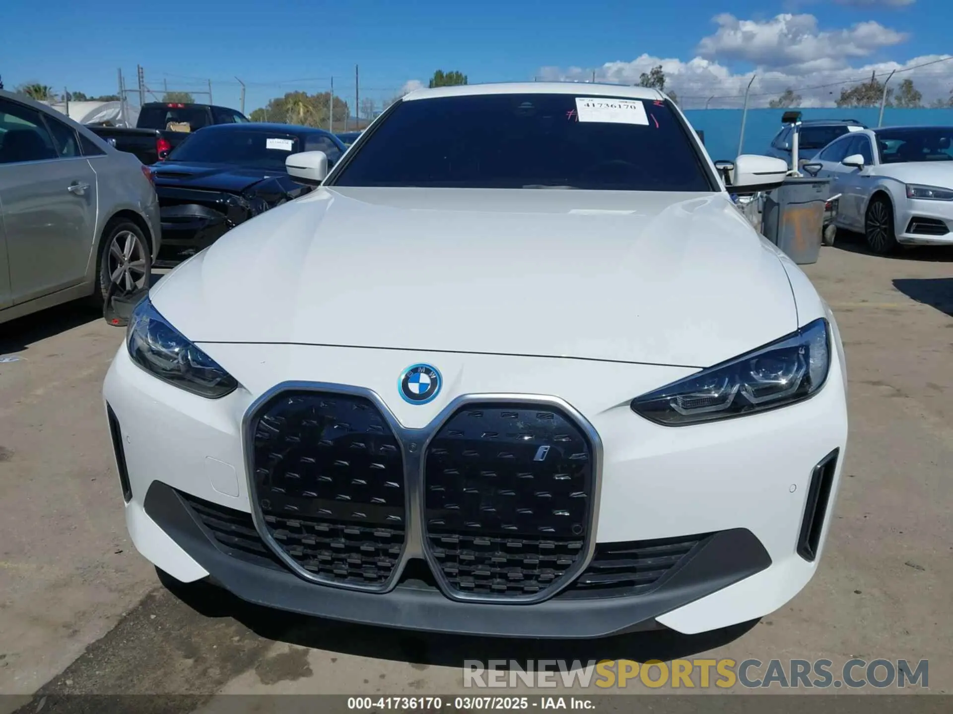 13 fotografías del automóvil dañado WBY43AW00RFS68805 BMW I4 2024