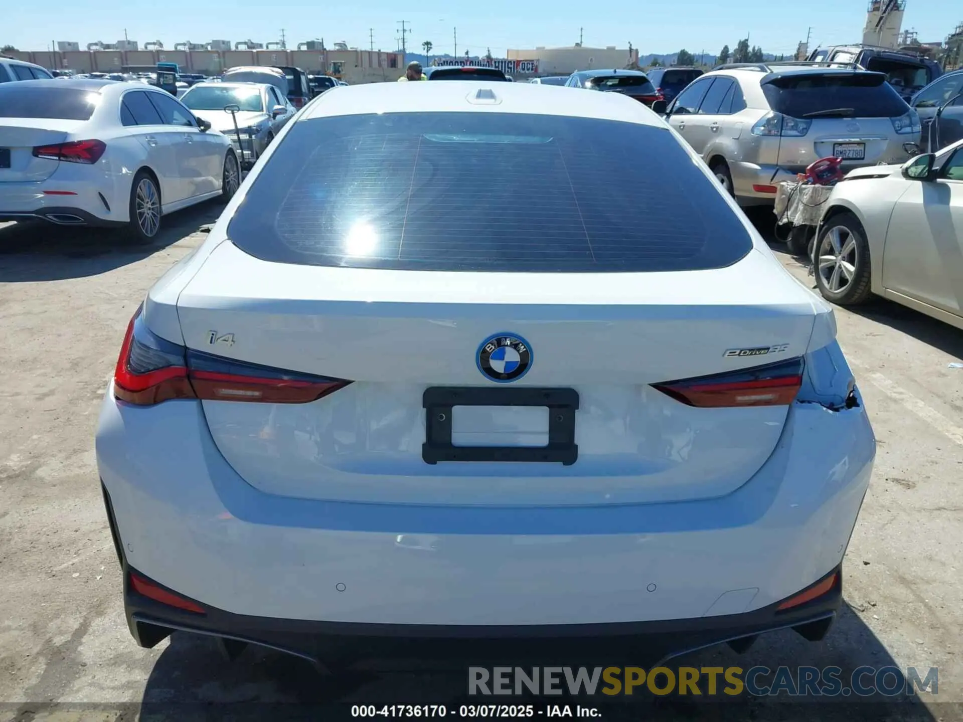 17 fotografías del automóvil dañado WBY43AW00RFS68805 BMW I4 2024