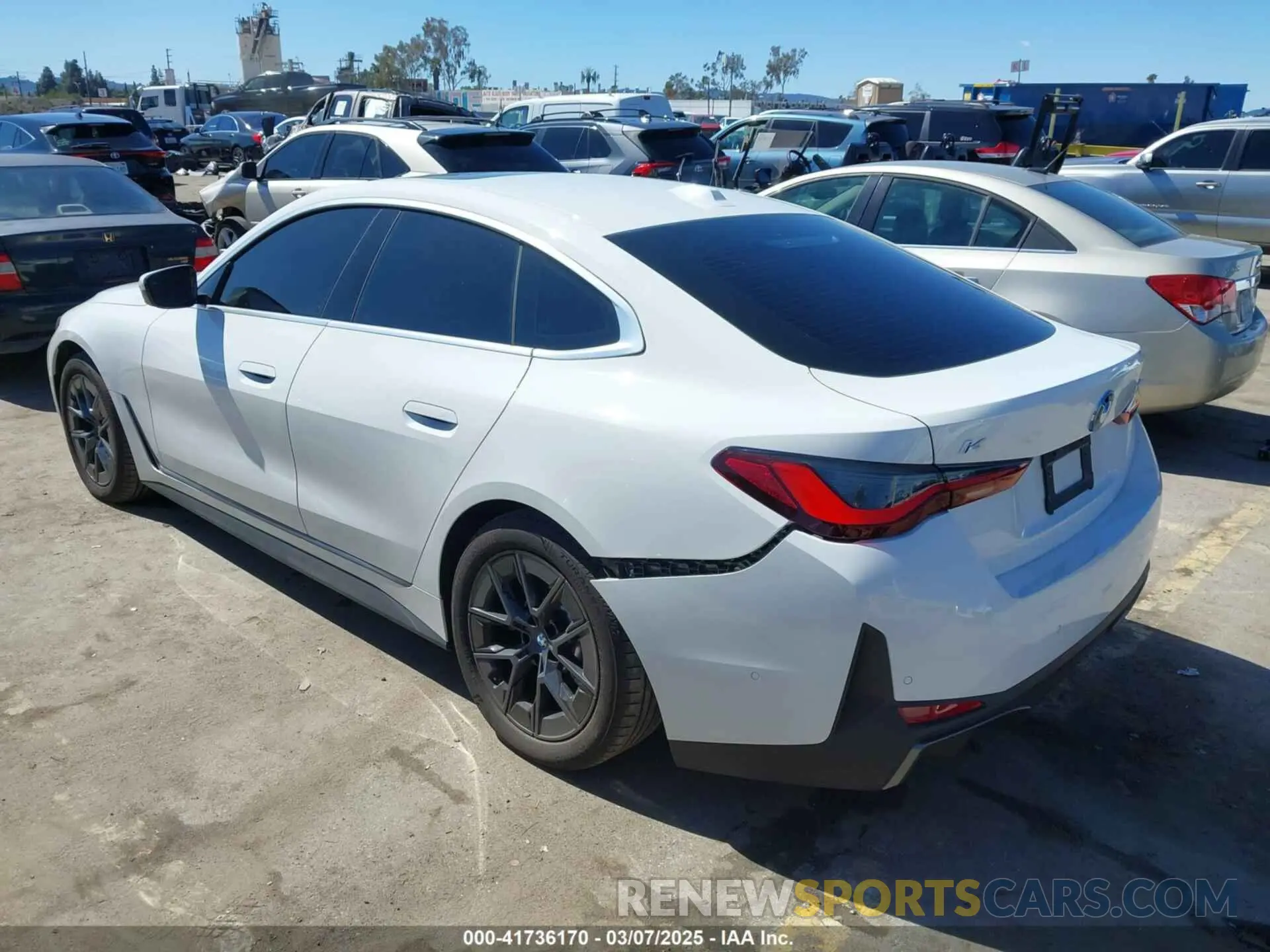 3 fotografías del automóvil dañado WBY43AW00RFS68805 BMW I4 2024