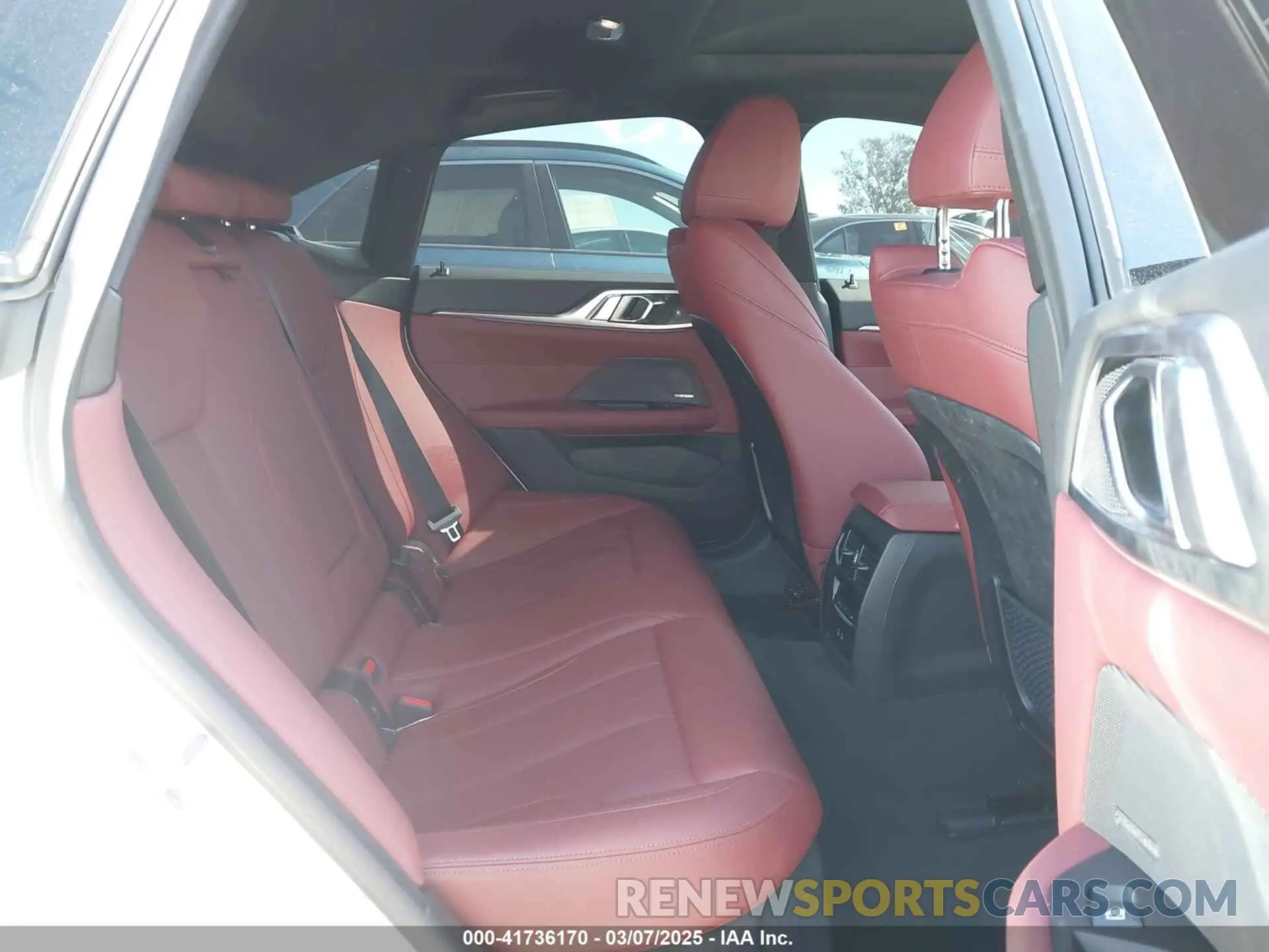 8 fotografías del automóvil dañado WBY43AW00RFS68805 BMW I4 2024