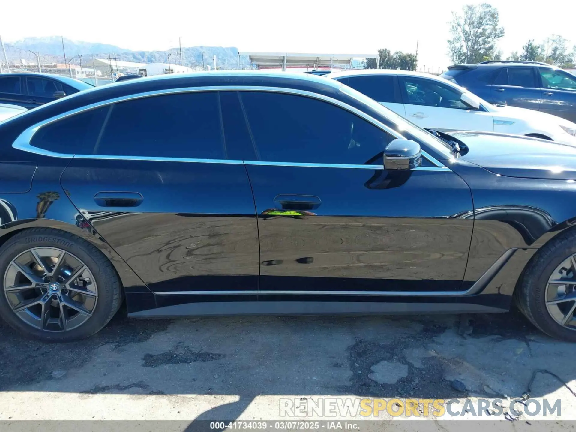 14 fotografías del automóvil dañado WBY43AW01RFS94328 BMW I4 2024