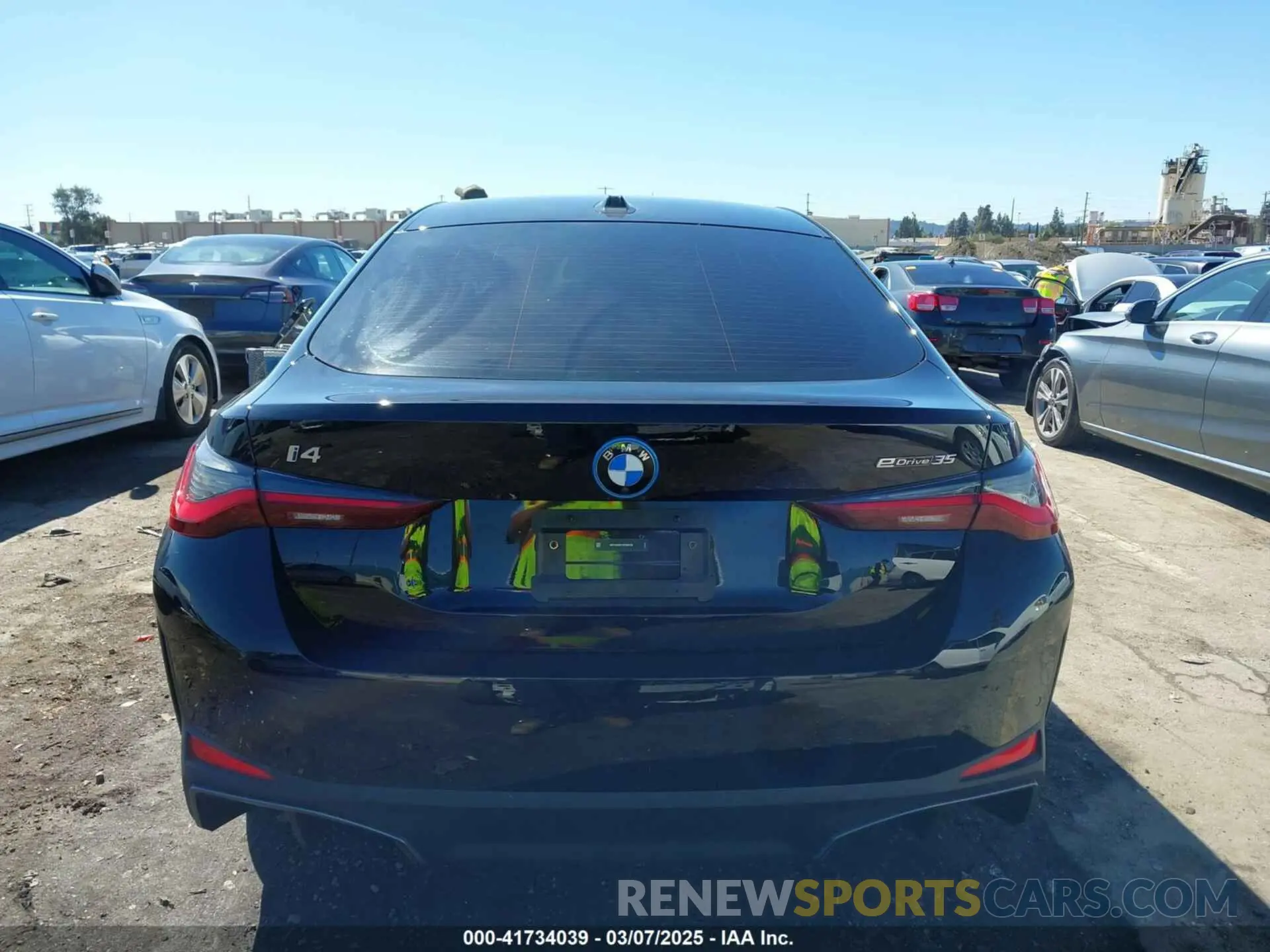 17 fotografías del automóvil dañado WBY43AW01RFS94328 BMW I4 2024