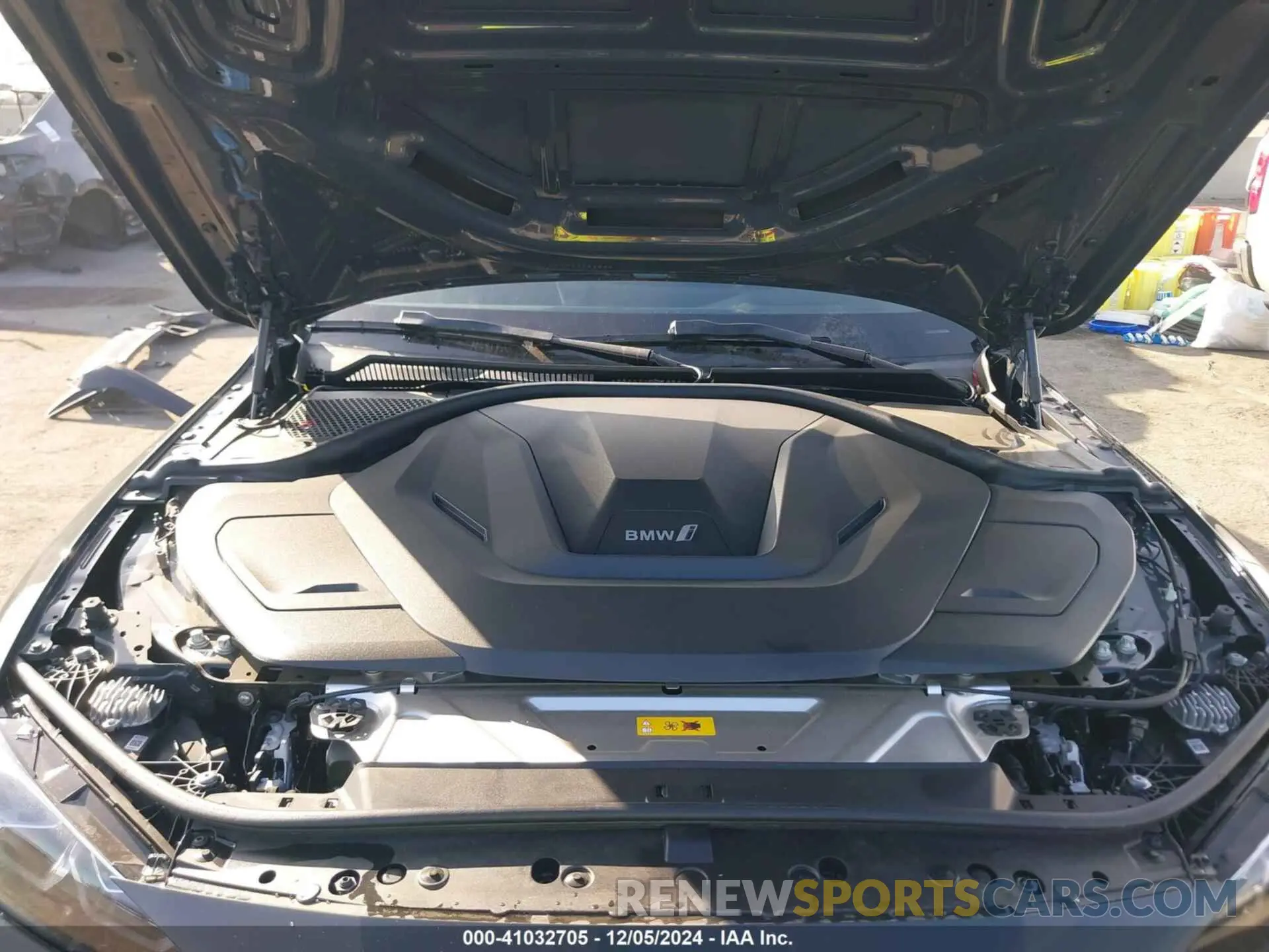 10 fotografías del automóvil dañado WBY43AW01RFS99206 BMW I4 2024