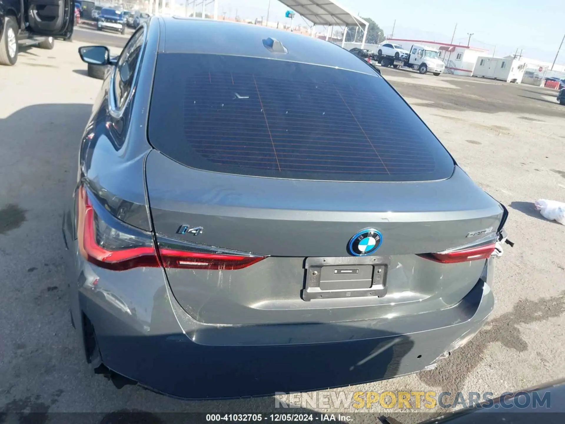 17 fotografías del automóvil dañado WBY43AW01RFS99206 BMW I4 2024