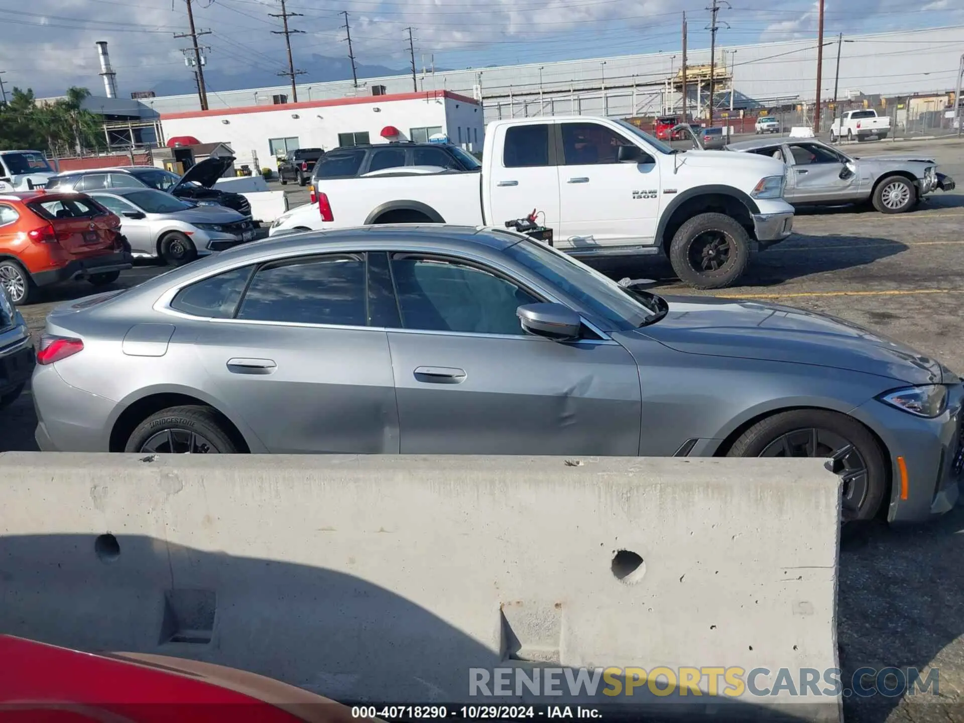 12 fotografías del automóvil dañado WBY43AW02RFS89171 BMW I4 2024
