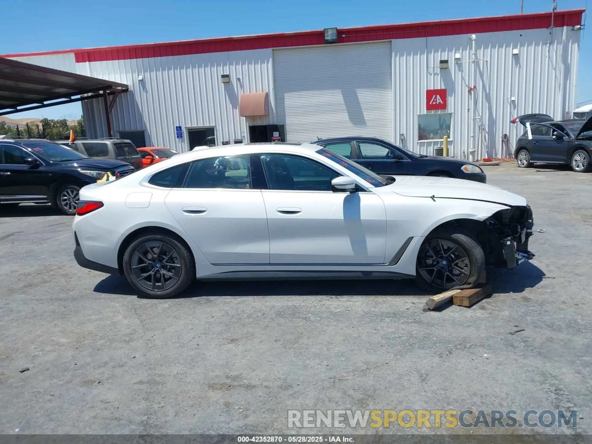 14 fotografías del automóvil dañado WBY43AW09RFS19070 BMW I4 2024