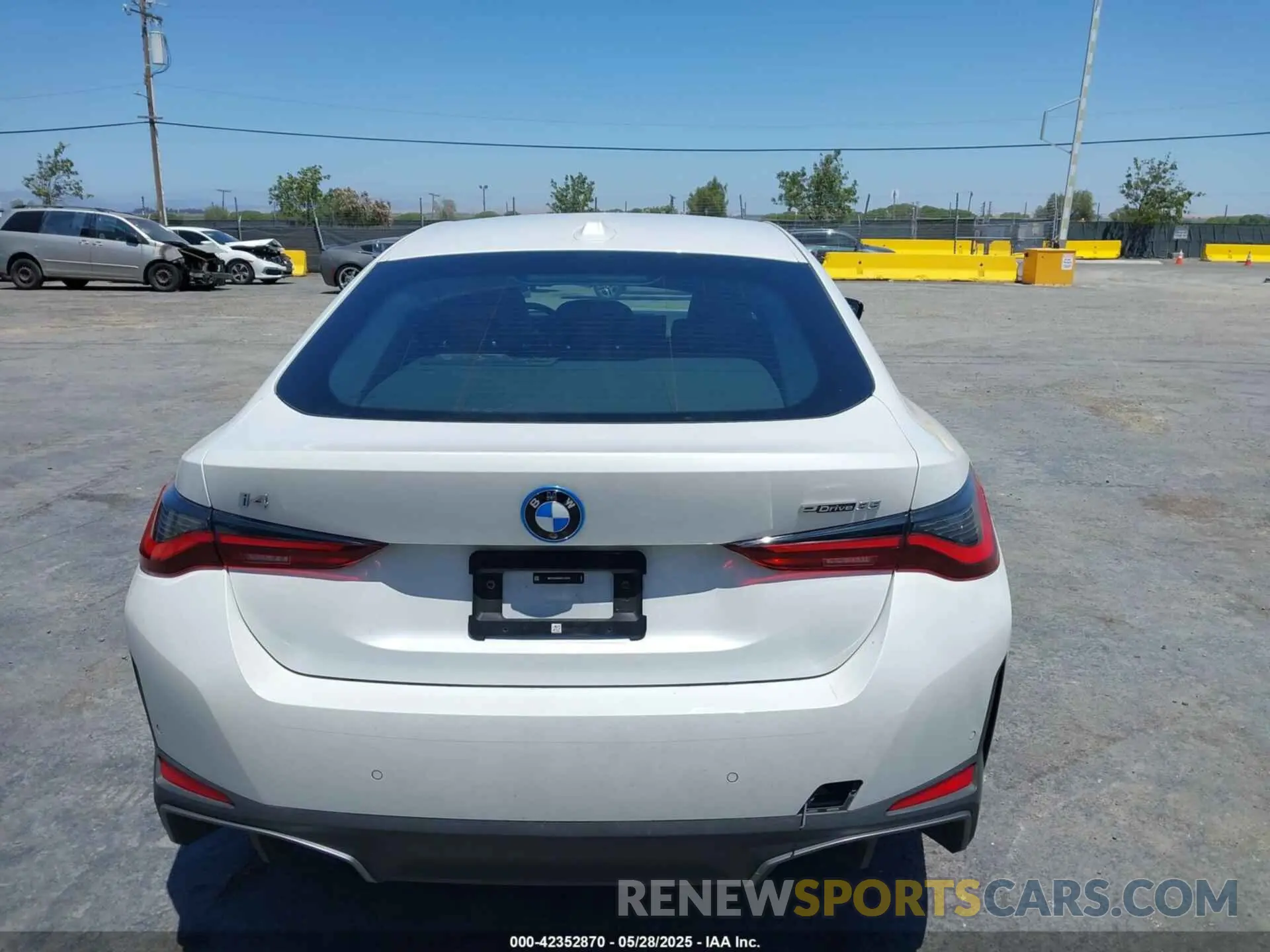 17 fotografías del automóvil dañado WBY43AW09RFS19070 BMW I4 2024