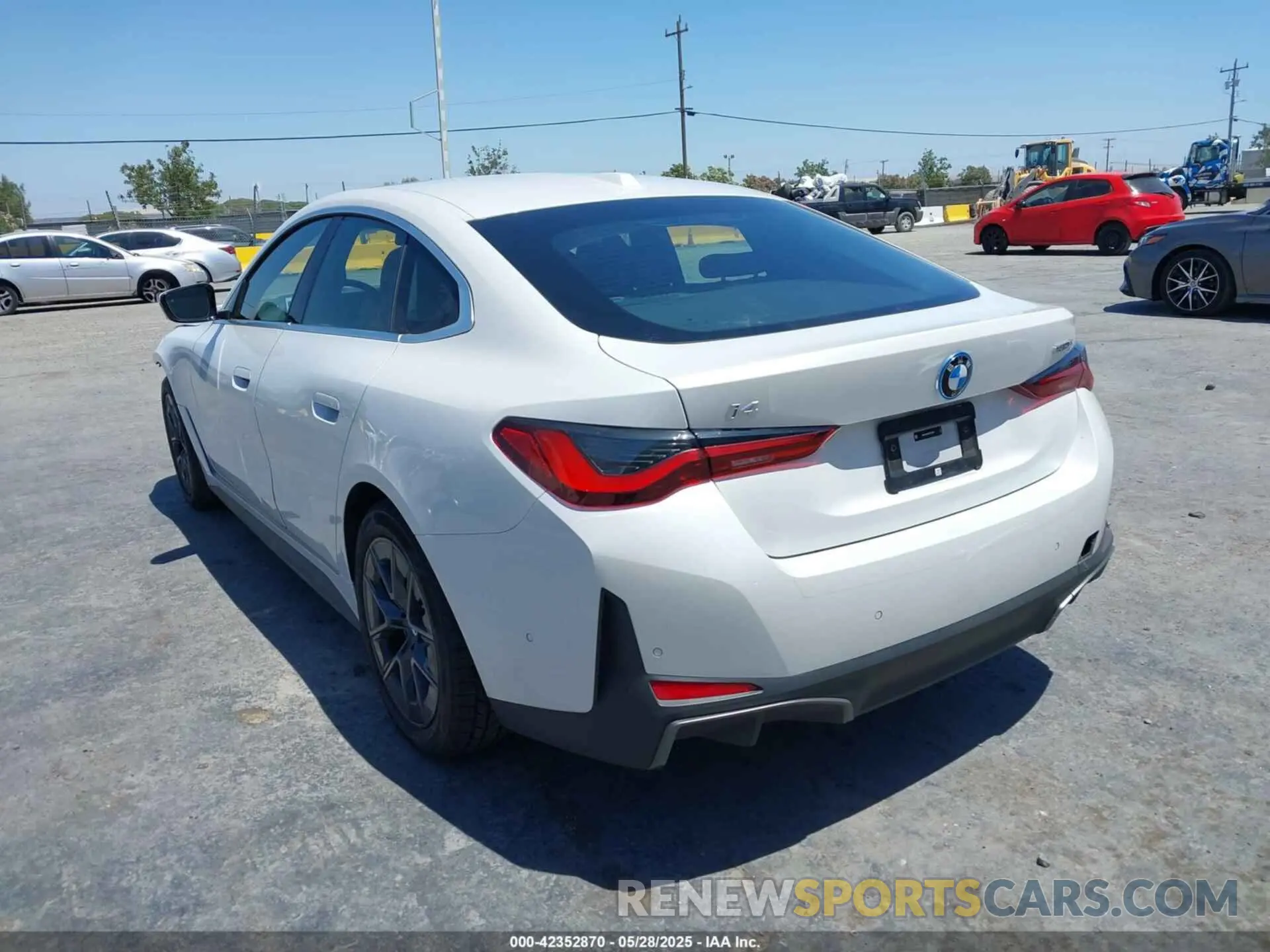3 fotografías del automóvil dañado WBY43AW09RFS19070 BMW I4 2024