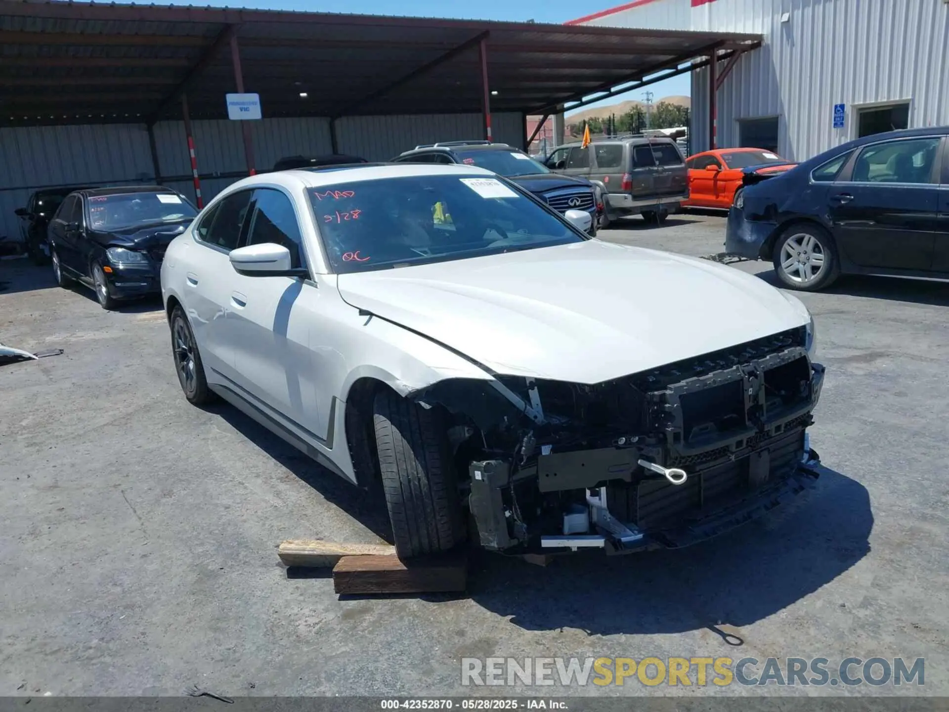 6 fotografías del automóvil dañado WBY43AW09RFS19070 BMW I4 2024