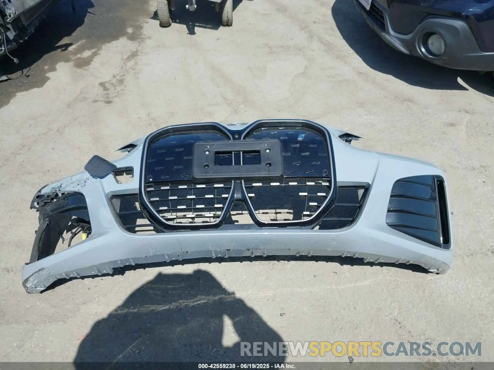 20 fotografías del automóvil dañado WBY73AW01RFS45238 BMW I4 2024