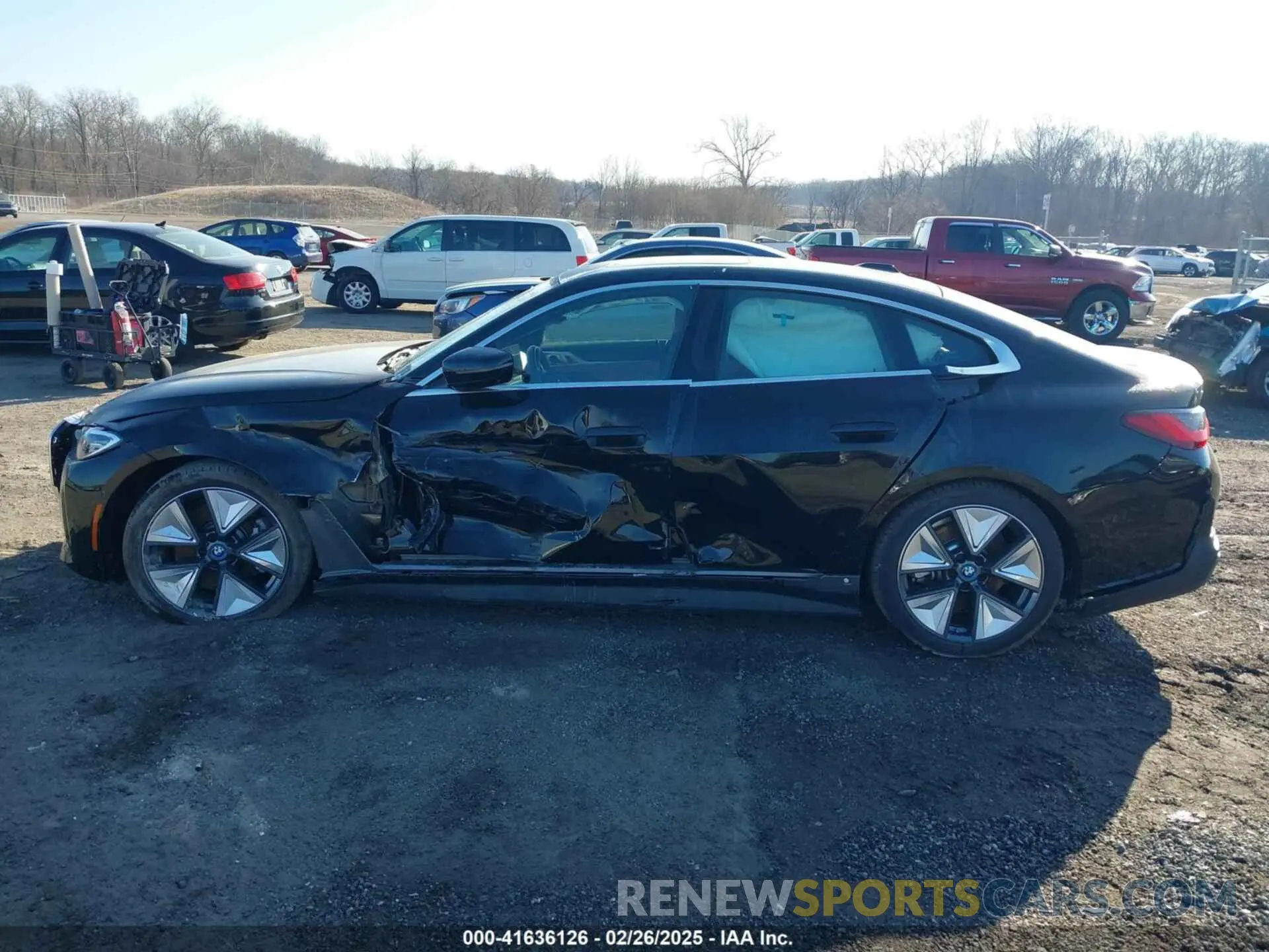 13 fotografías del automóvil dañado WBY73AW02RFT29049 BMW I4 2024