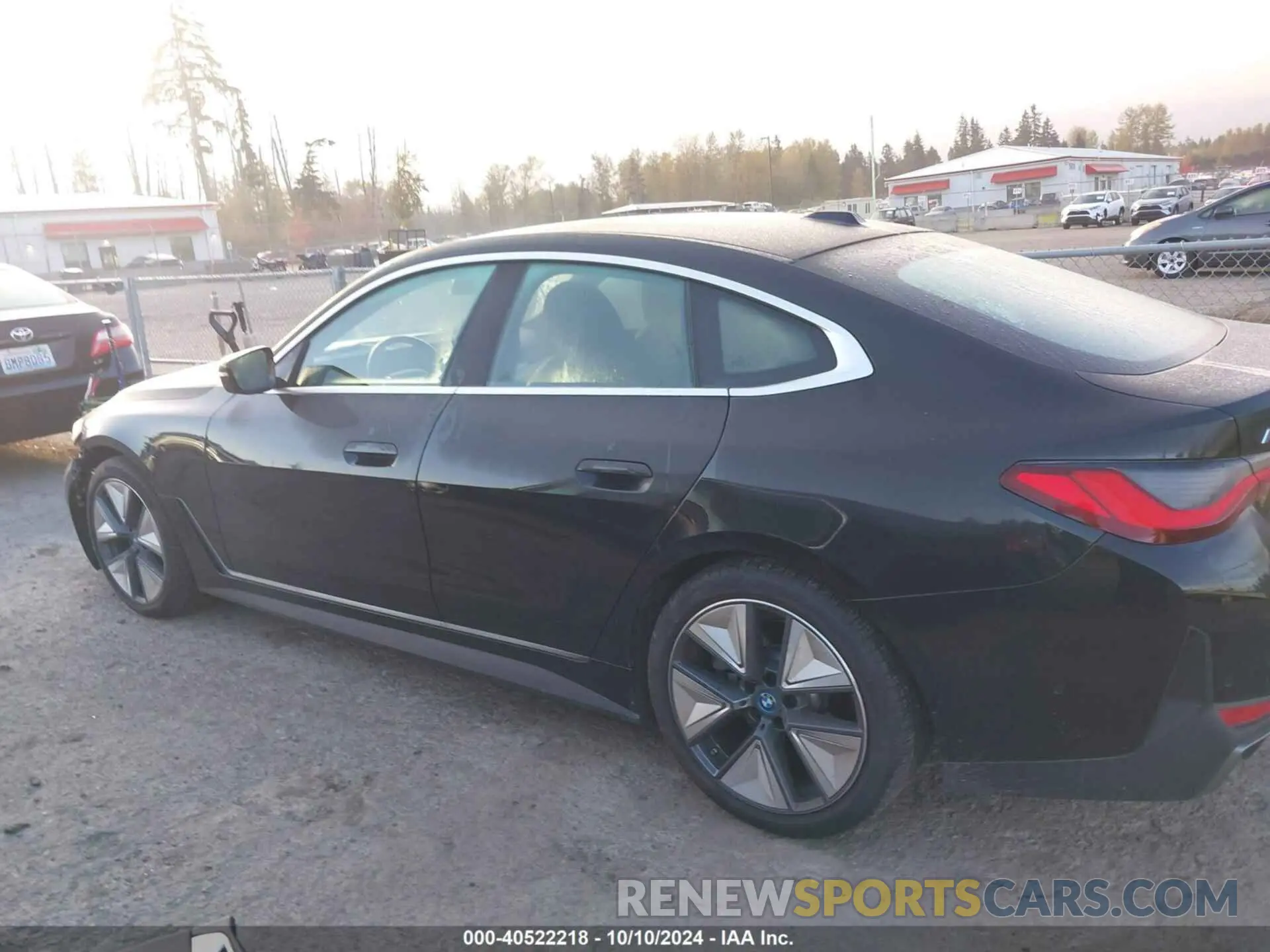 15 fotografías del automóvil dañado WBY83FB01RFR83502 BMW I4 2024