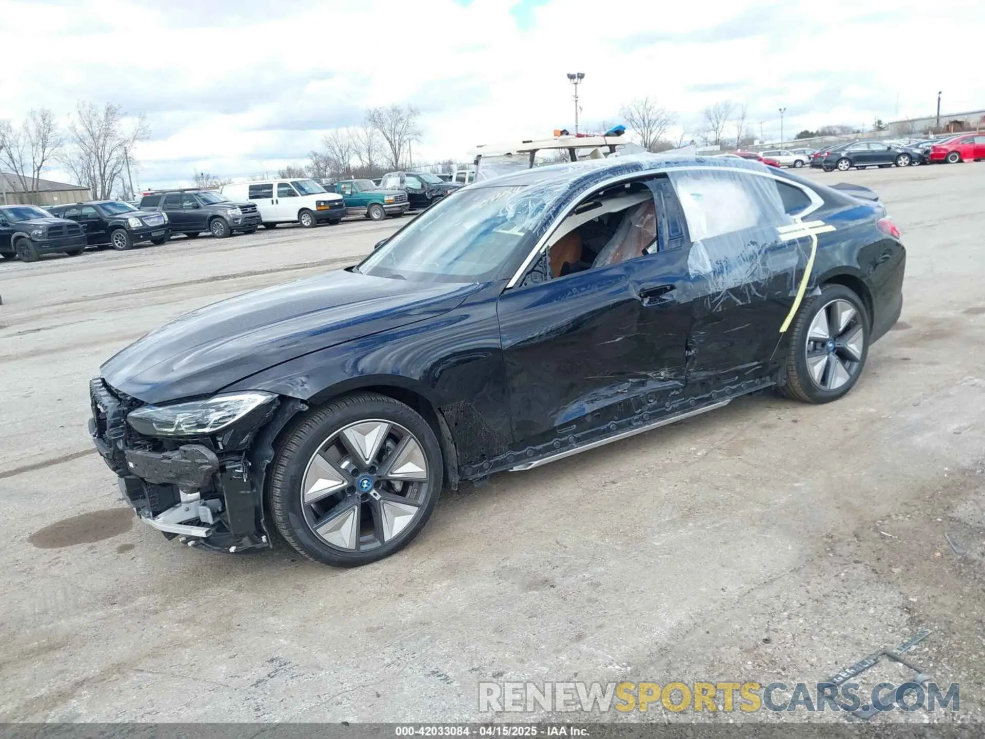 2 fotografías del automóvil dañado WBY83FB01RFS71670 BMW I4 2024