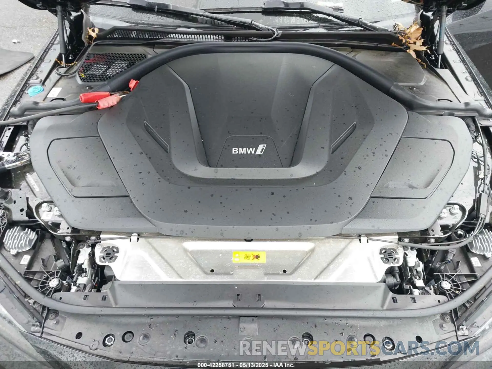 10 fotografías del automóvil dañado WBY83FB07RFT10939 BMW I4 2024