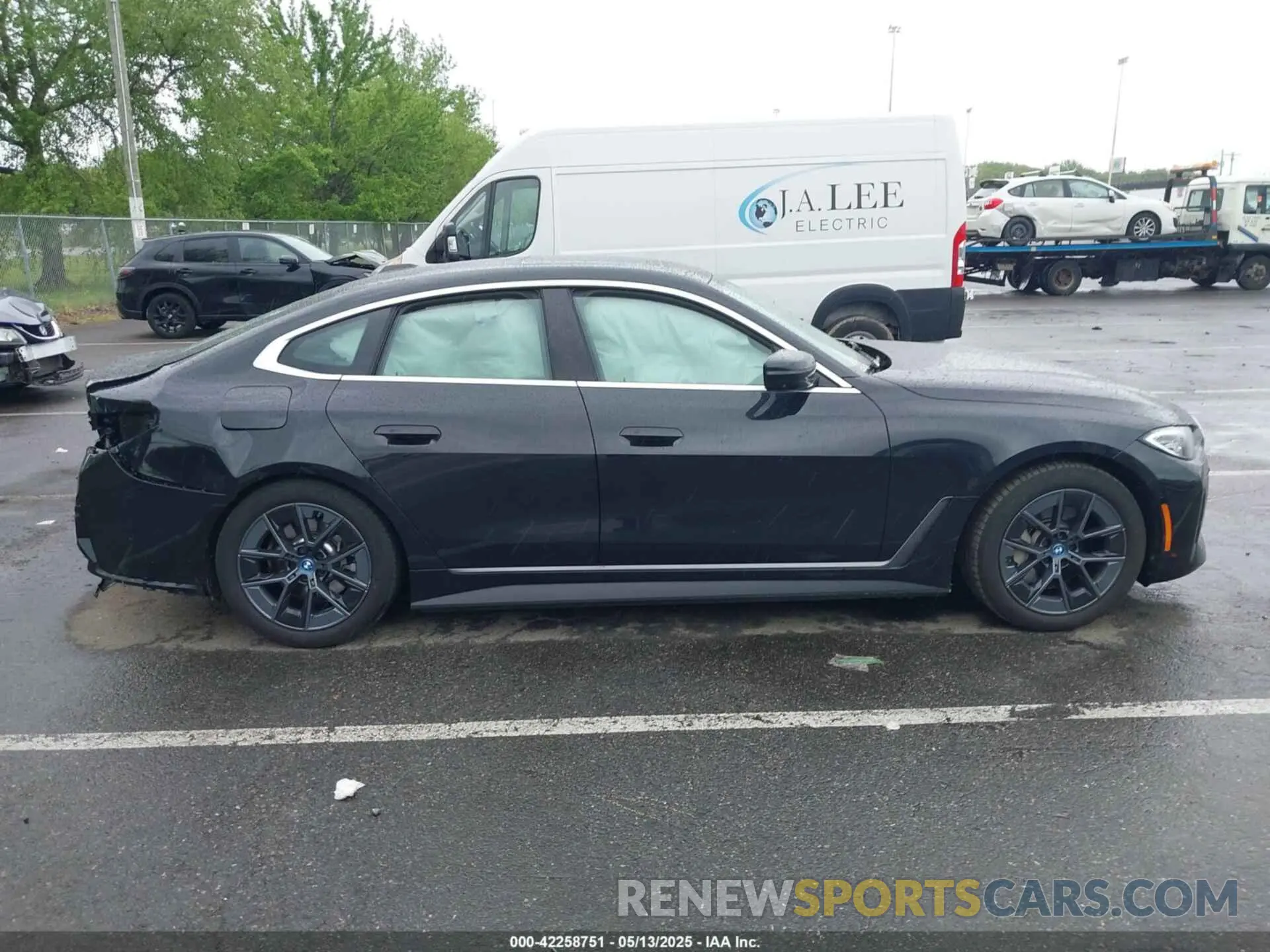 13 fotografías del automóvil dañado WBY83FB07RFT10939 BMW I4 2024