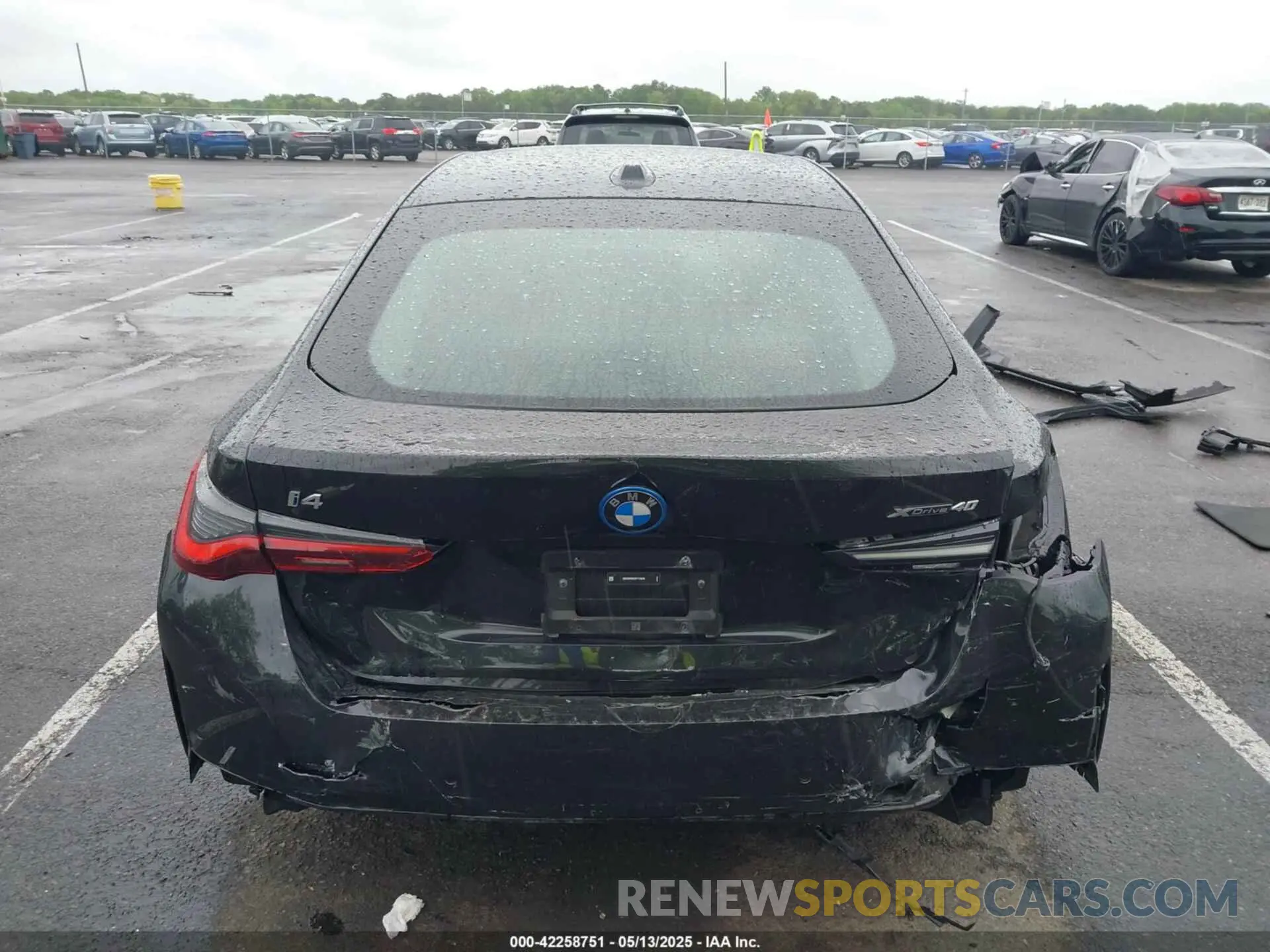 16 fotografías del automóvil dañado WBY83FB07RFT10939 BMW I4 2024