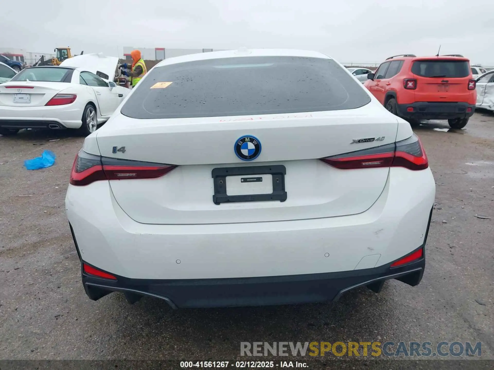 16 fotografías del automóvil dañado WBY83FB09RFS52364 BMW I4 2024