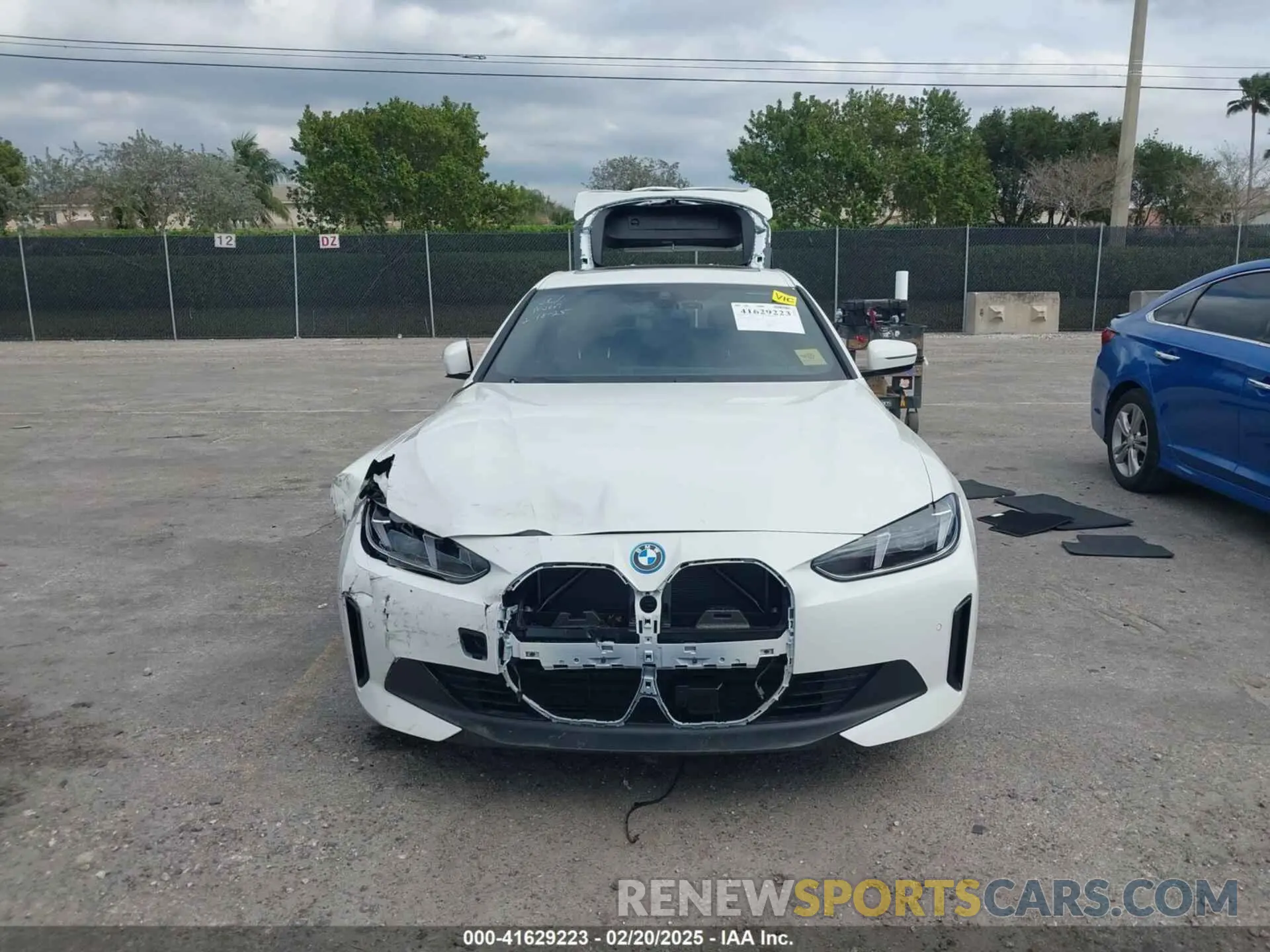 11 fotografías del automóvil dañado WBY23HD02SFT66503 BMW I4 2025