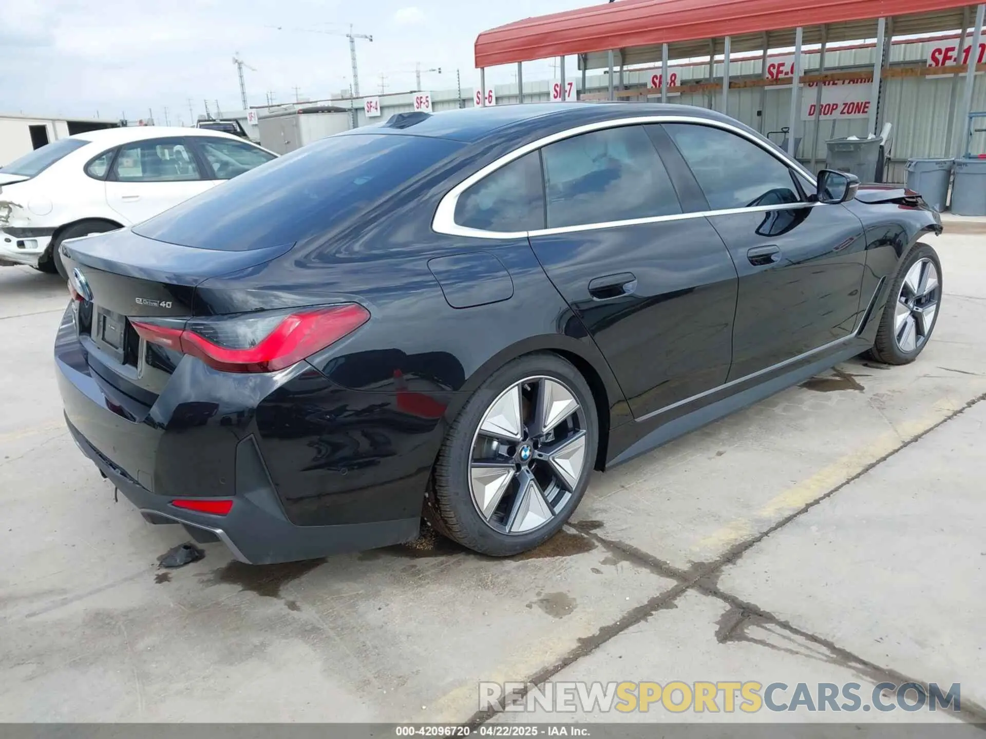 4 fotografías del automóvil dañado WBY23HD02SFU34895 BMW I4 2025