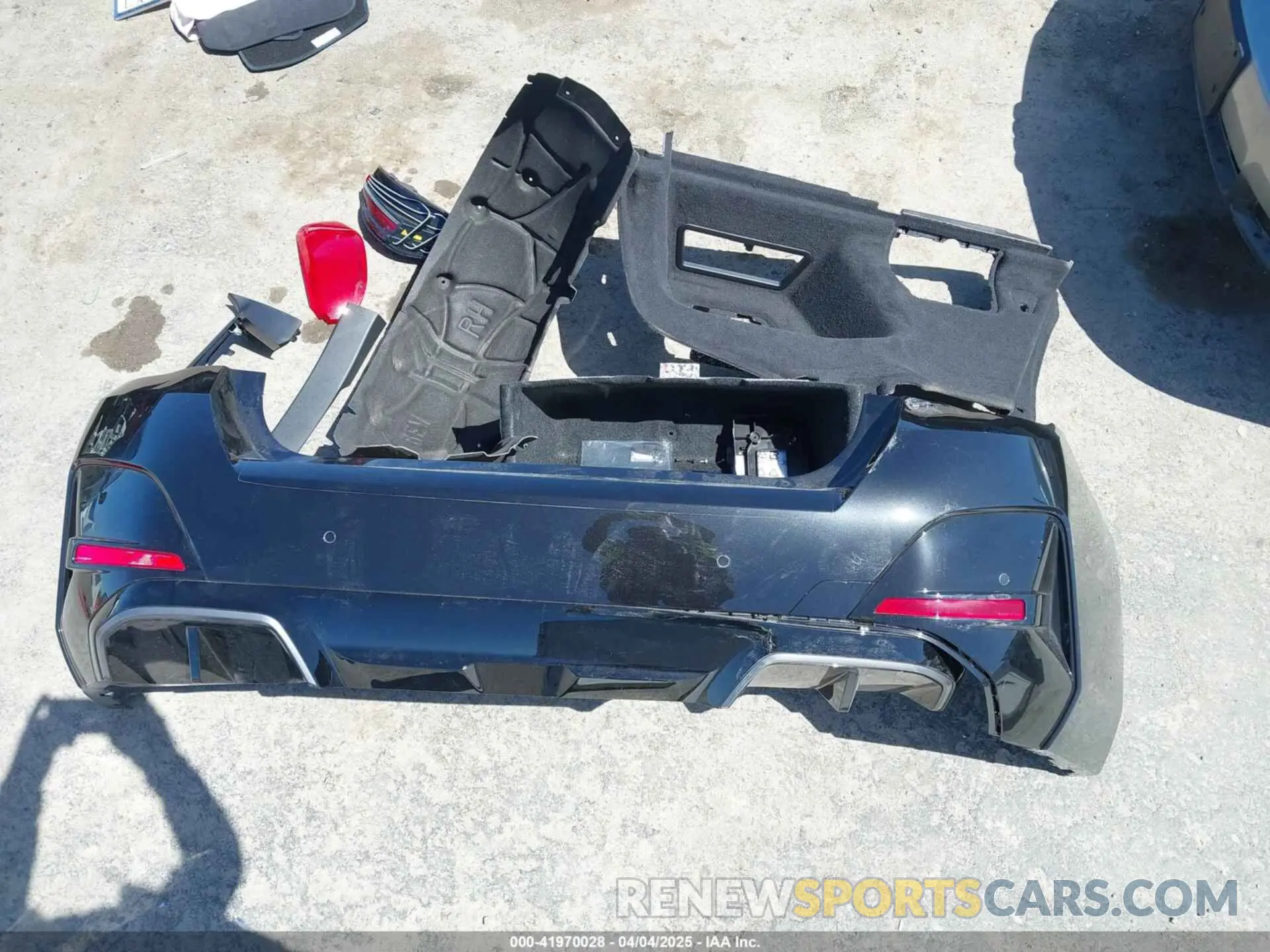 12 fotografías del automóvil dañado WBY23HD05SFT94912 BMW I4 2025