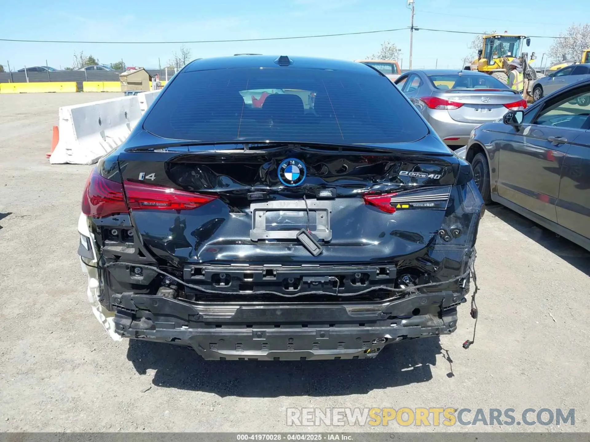 17 fotografías del automóvil dañado WBY23HD05SFT94912 BMW I4 2025