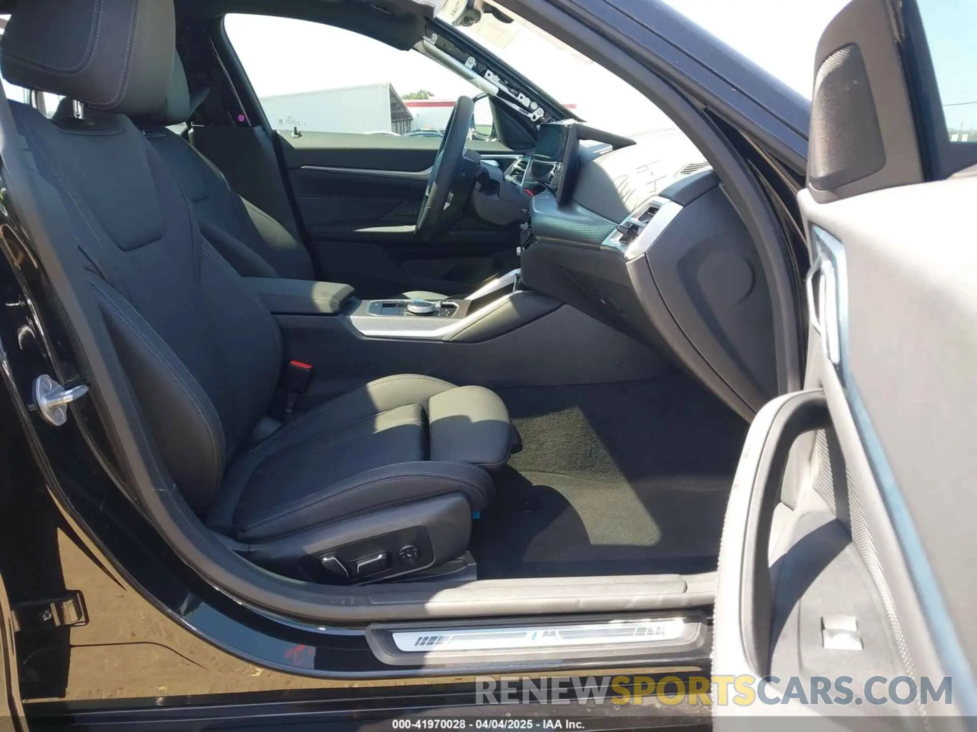 5 fotografías del automóvil dañado WBY23HD05SFT94912 BMW I4 2025