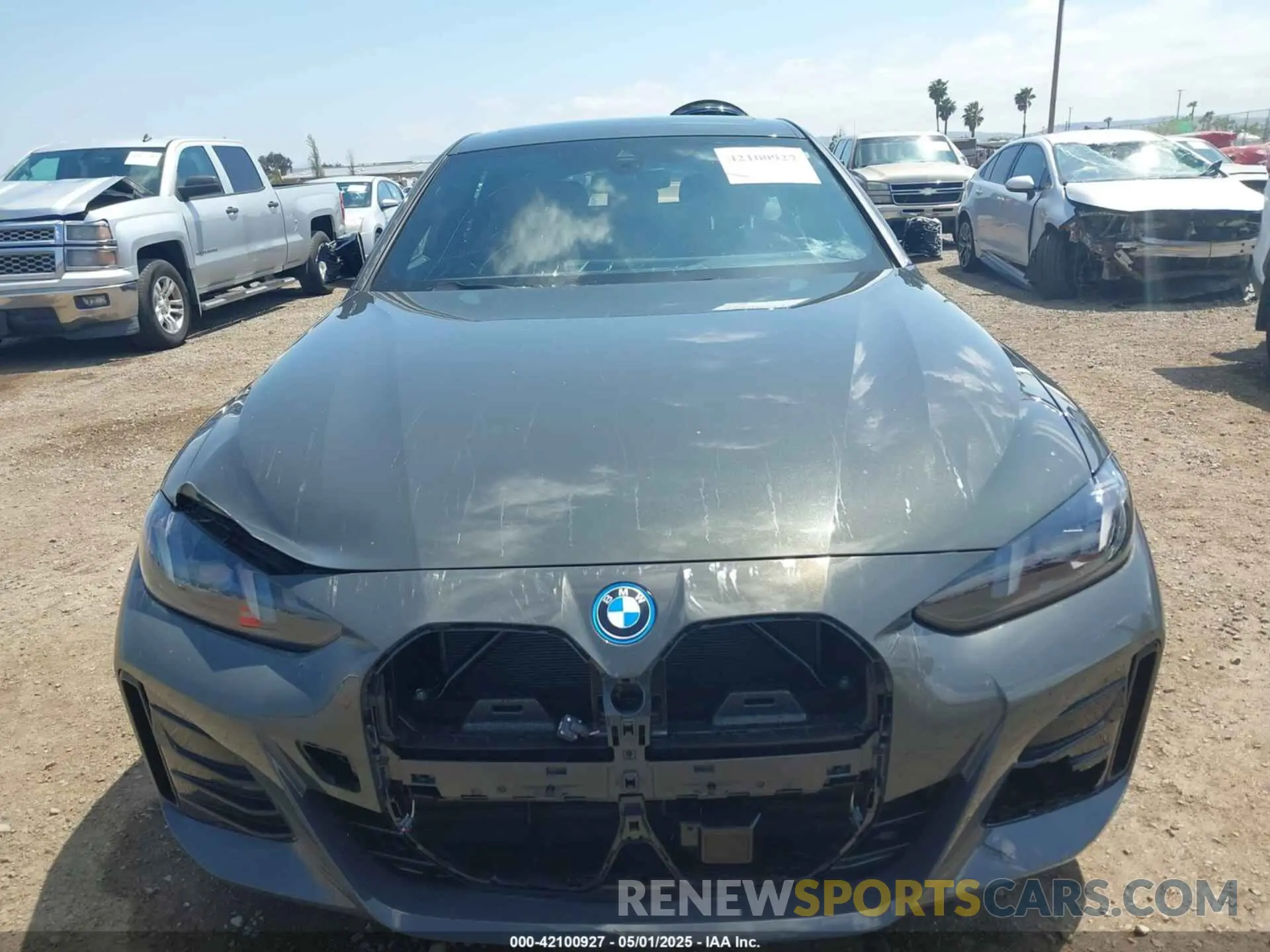 12 fotografías del automóvil dañado WBY33HD06SFU31826 BMW I4 2025