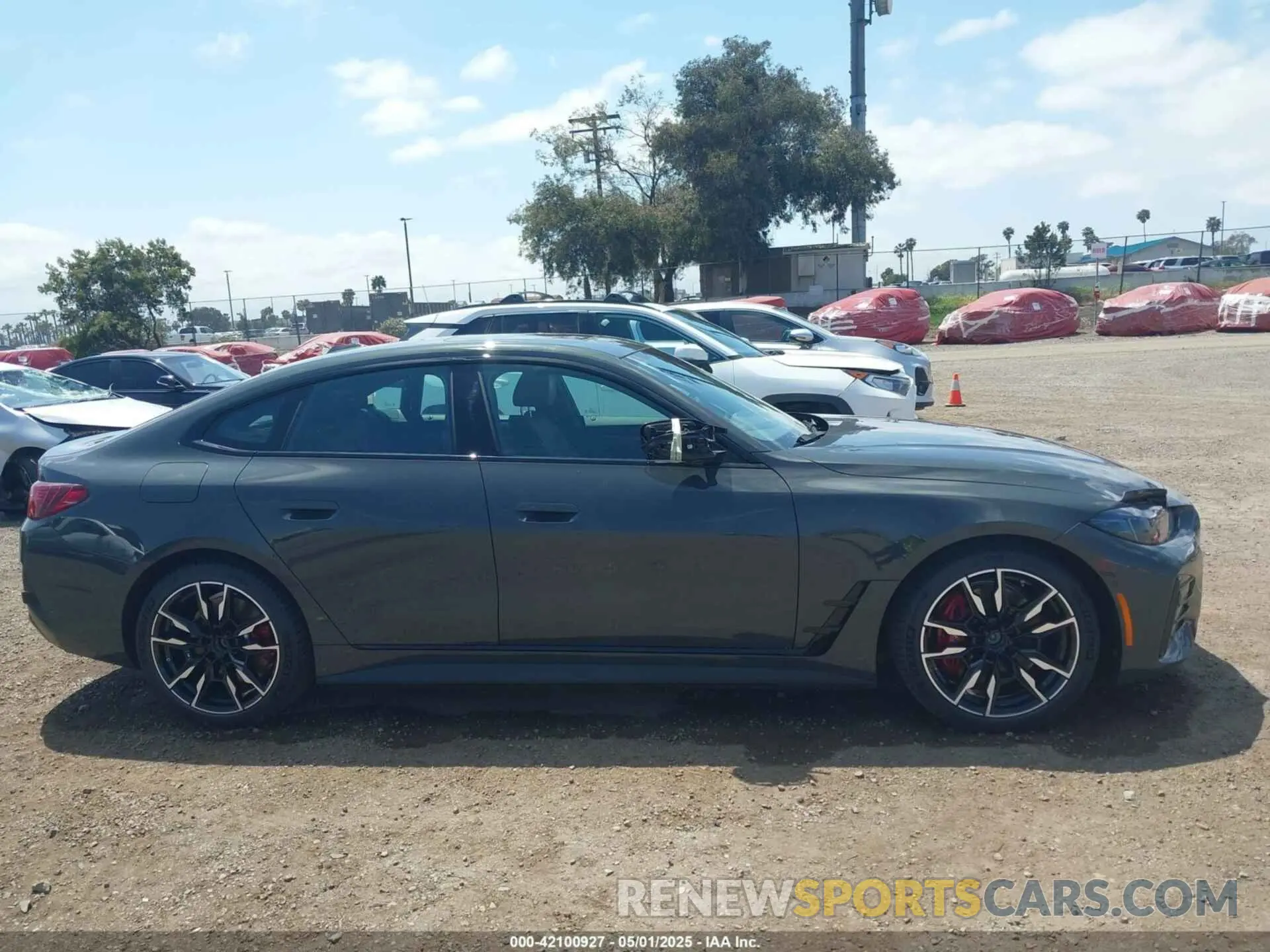 13 fotografías del automóvil dañado WBY33HD06SFU31826 BMW I4 2025
