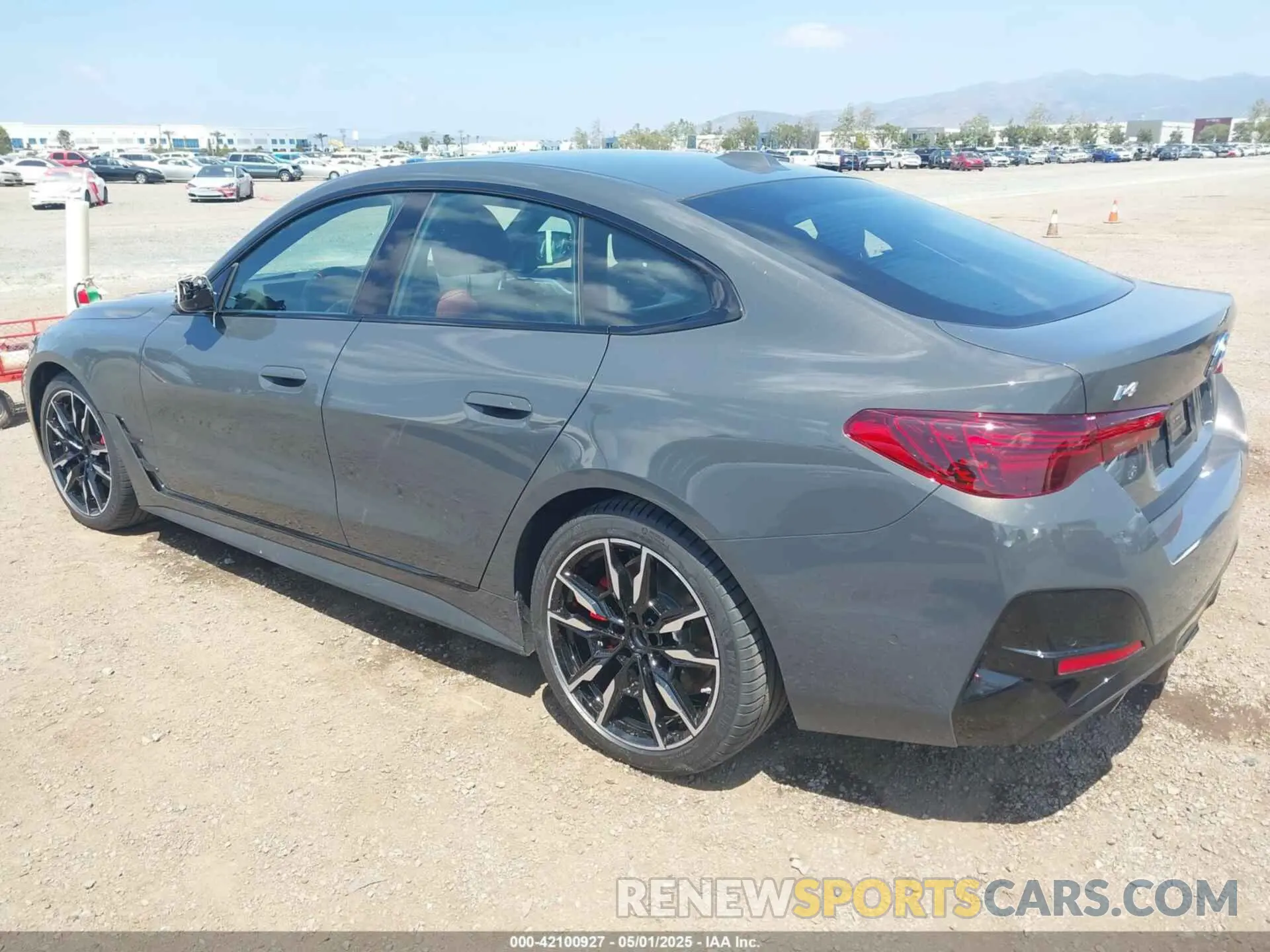 3 fotografías del automóvil dañado WBY33HD06SFU31826 BMW I4 2025