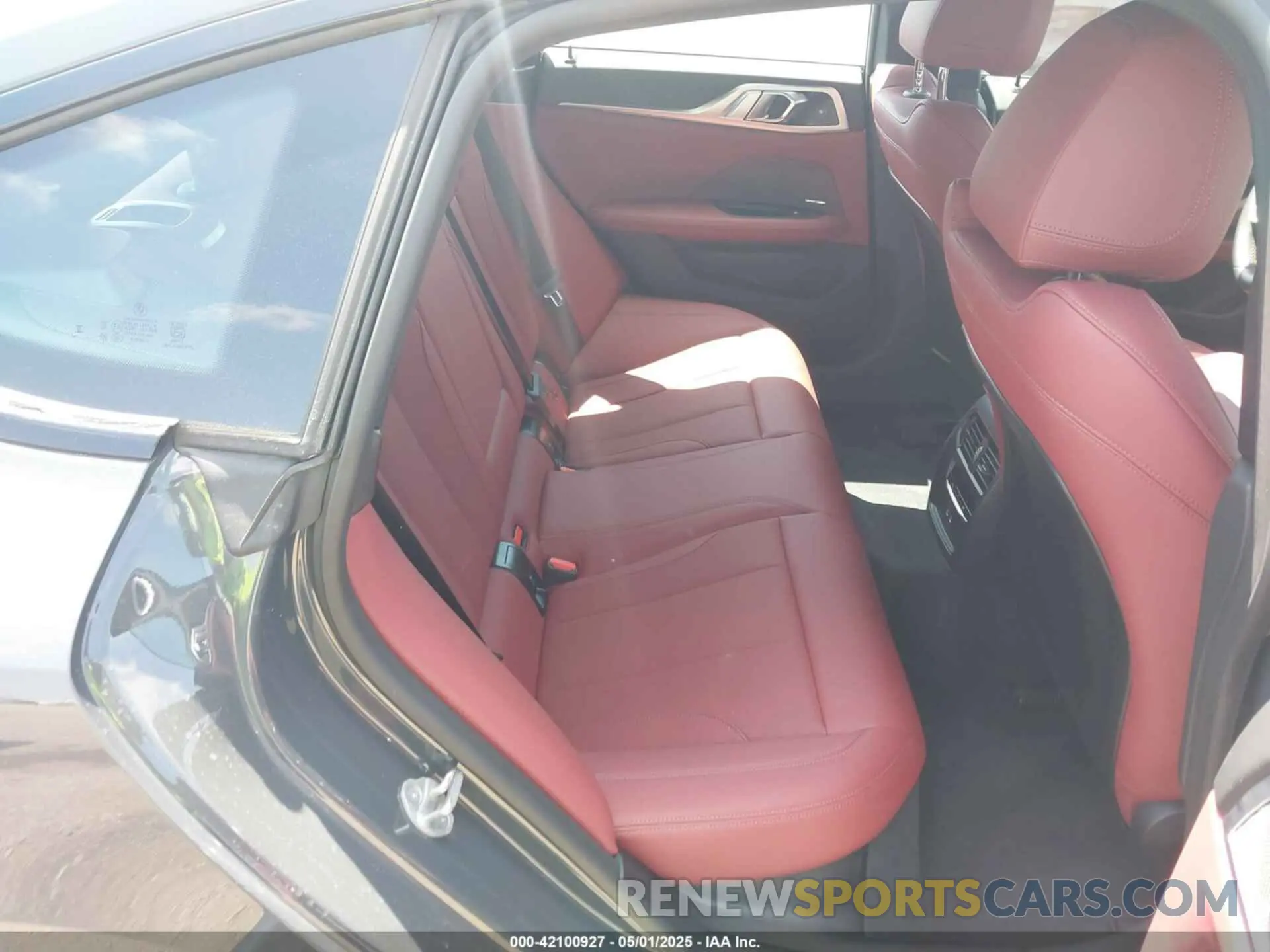8 fotografías del automóvil dañado WBY33HD06SFU31826 BMW I4 2025