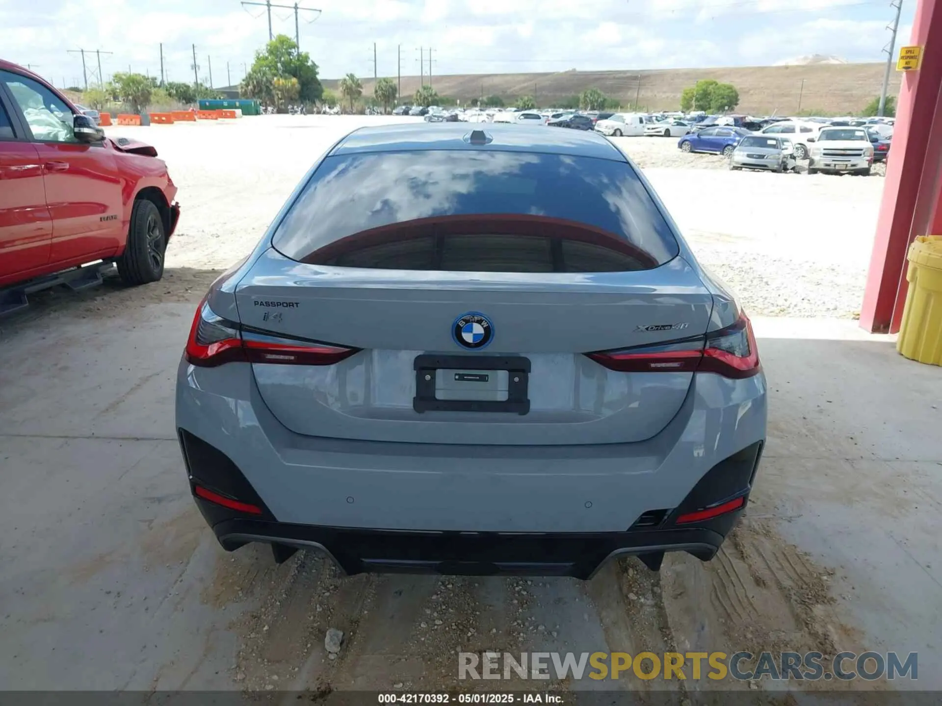 17 fotografías del automóvil dañado WBY43HD02SFU51432 BMW I4 2025