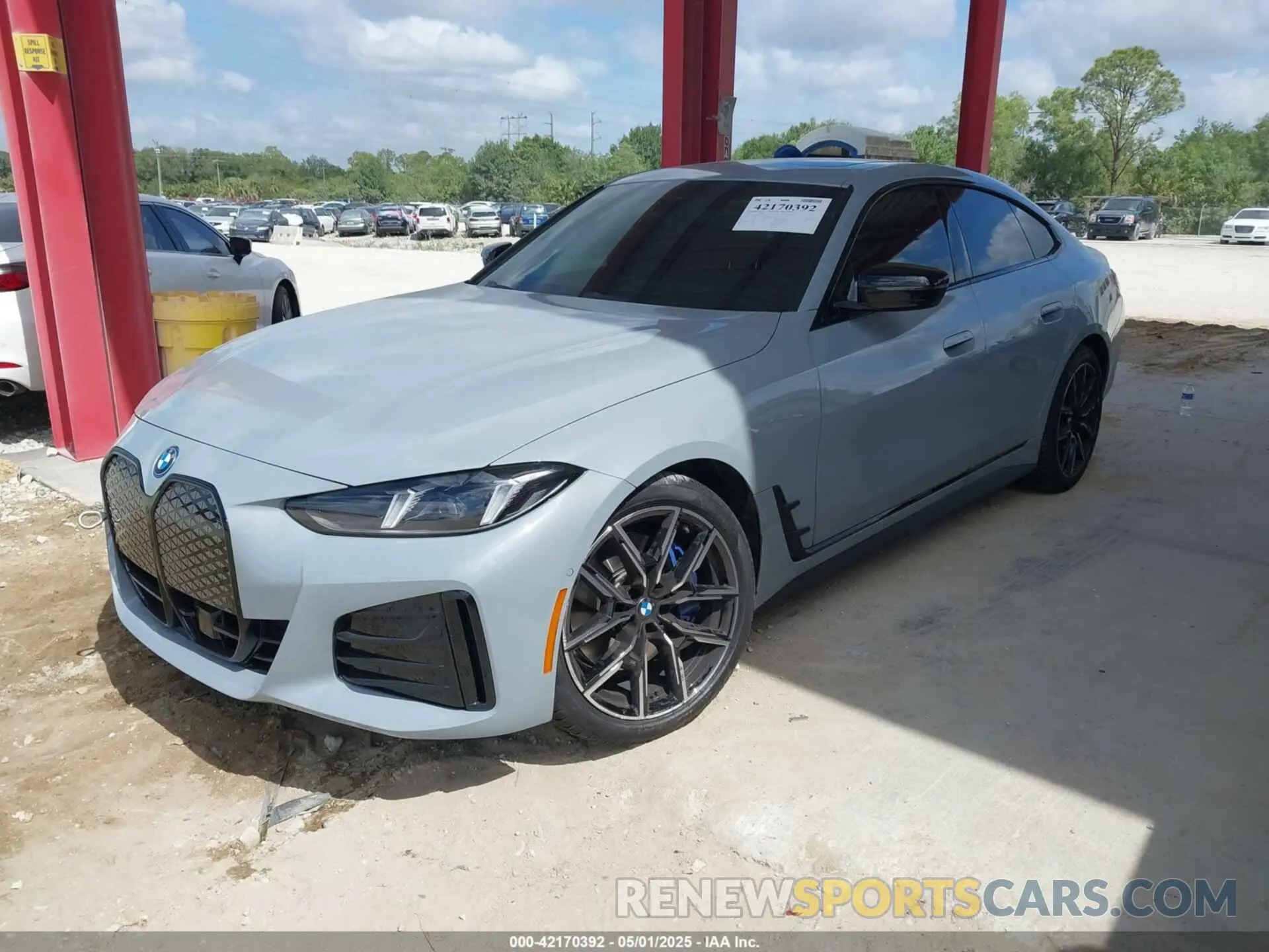 2 fotografías del automóvil dañado WBY43HD02SFU51432 BMW I4 2025