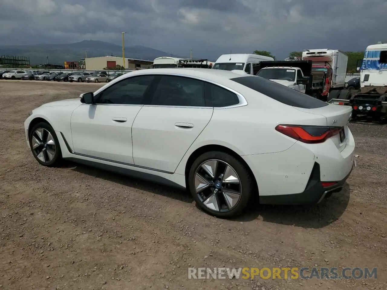 2 fotografías del automóvil dañado WBY73AW00NFN10516 BMW I4 EDRIVE 2022